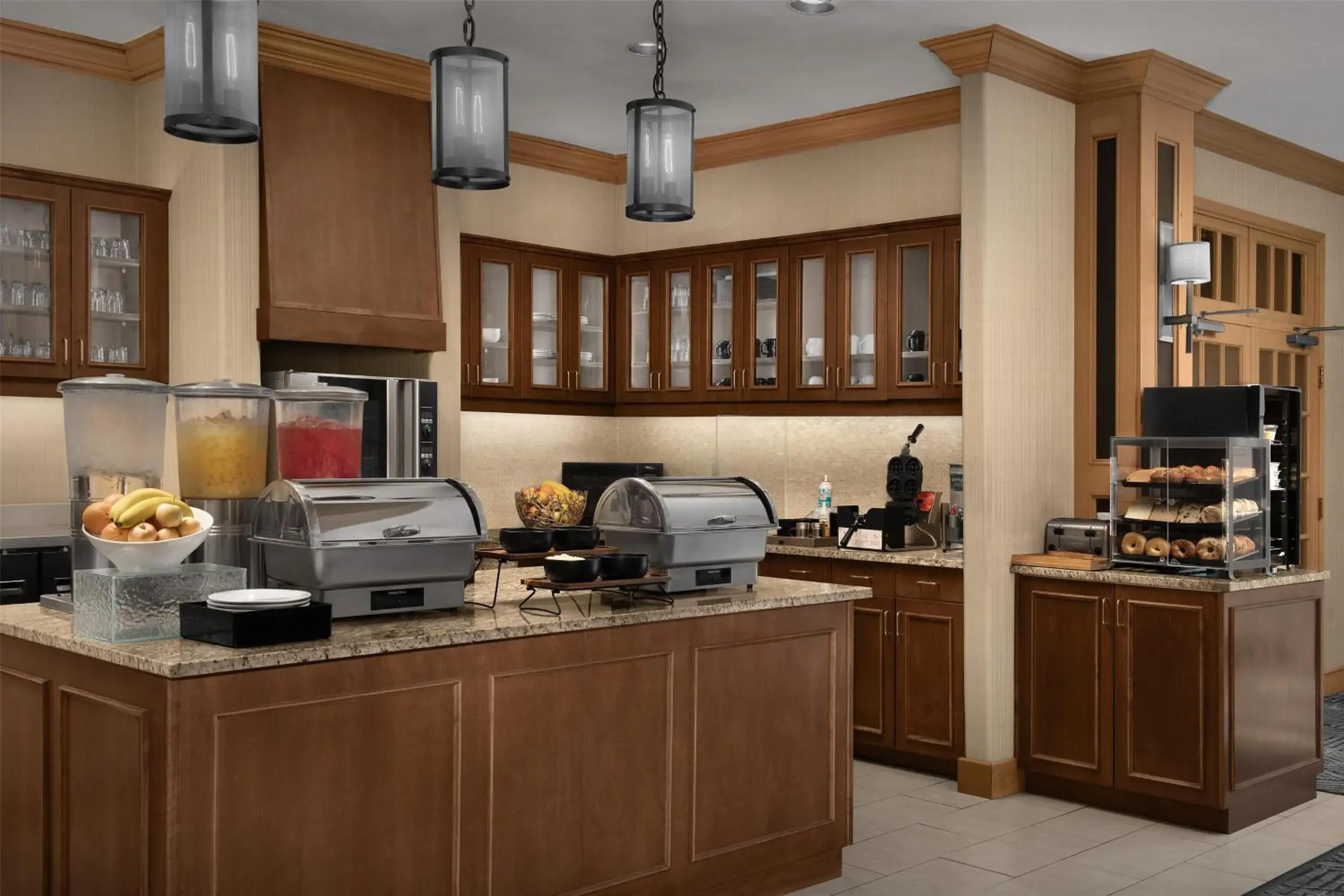 Breakfast in Homewood Suites by Hilton Vancouver / Portland Breakfast in Homewood Suites by Hilton Vancouver / Portland