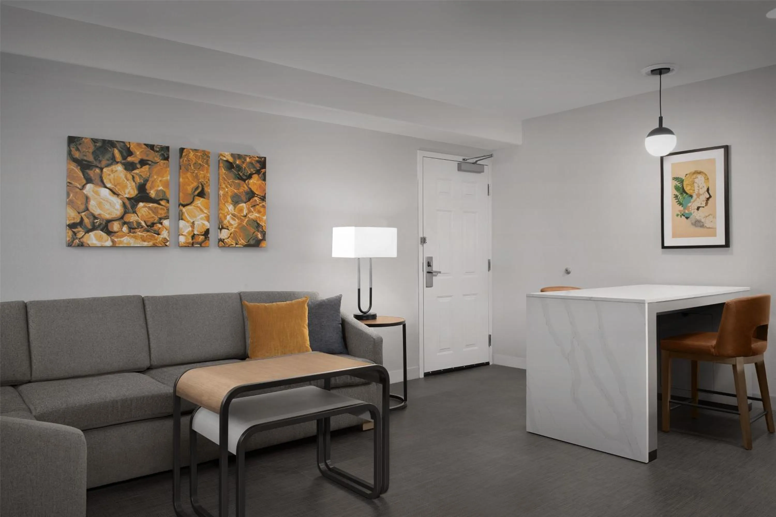 Living room in Homewood Suites by Hilton Vancouver / Portland