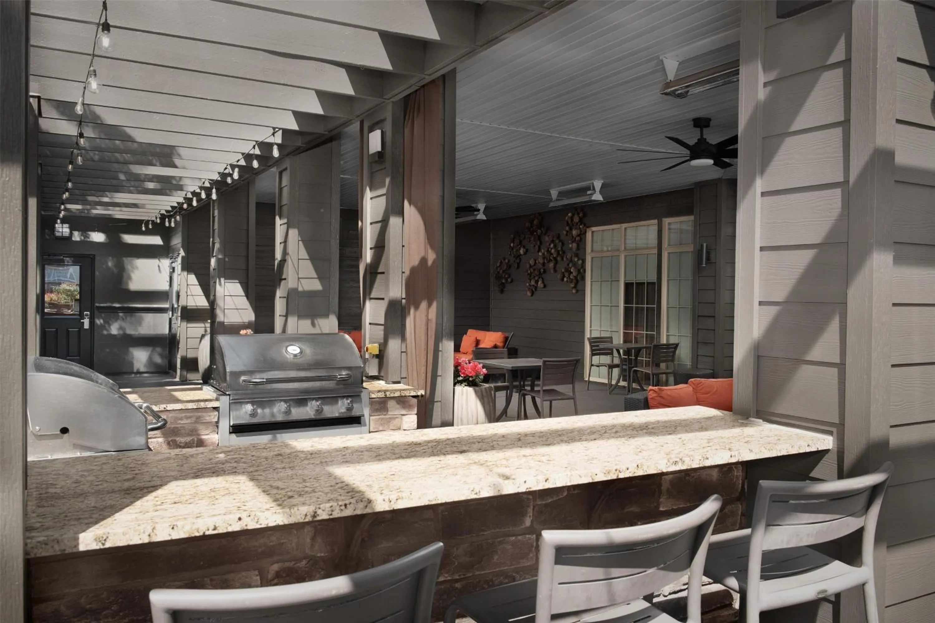 Dining area in Homewood Suites by Hilton Vancouver / Portland