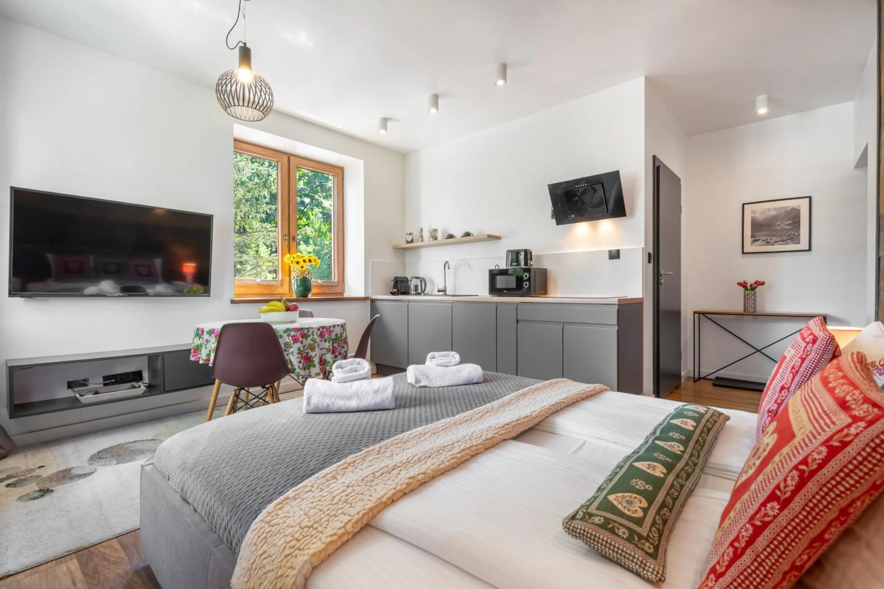 Bed in WILLA JAROSTA & SPA, AC -free parking