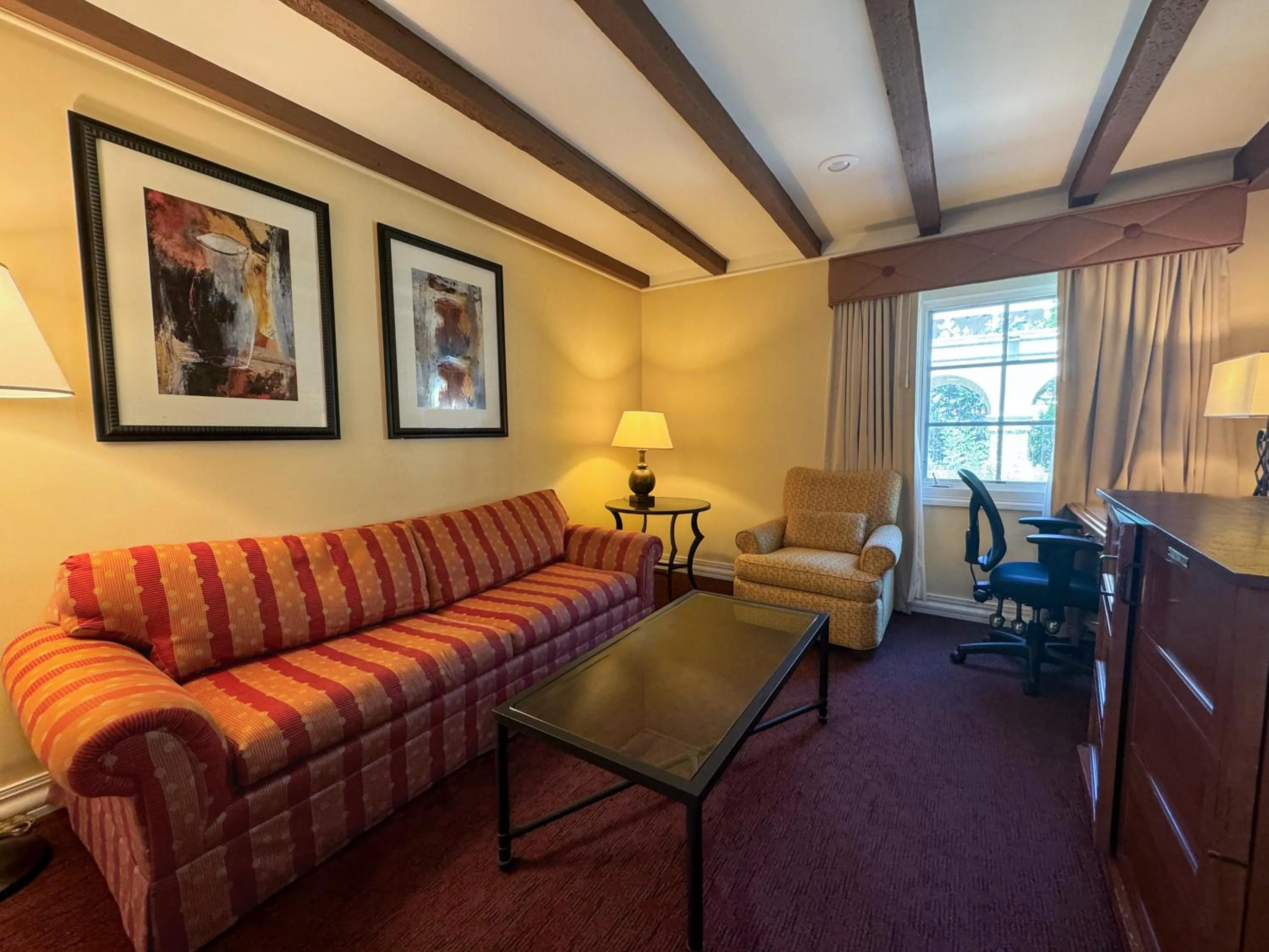 Living room in La Posada Hotel