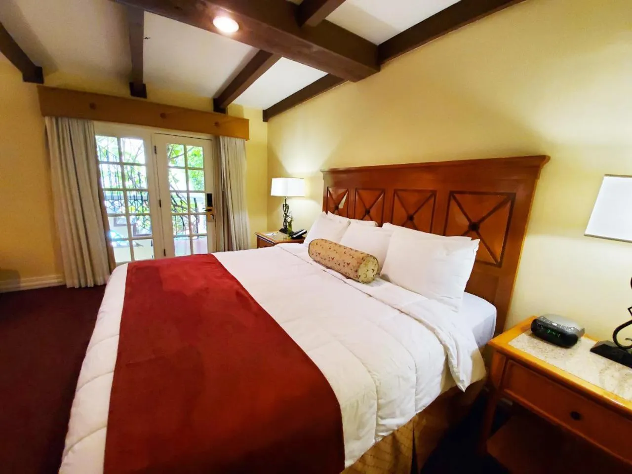 Bed in La Posada Hotel