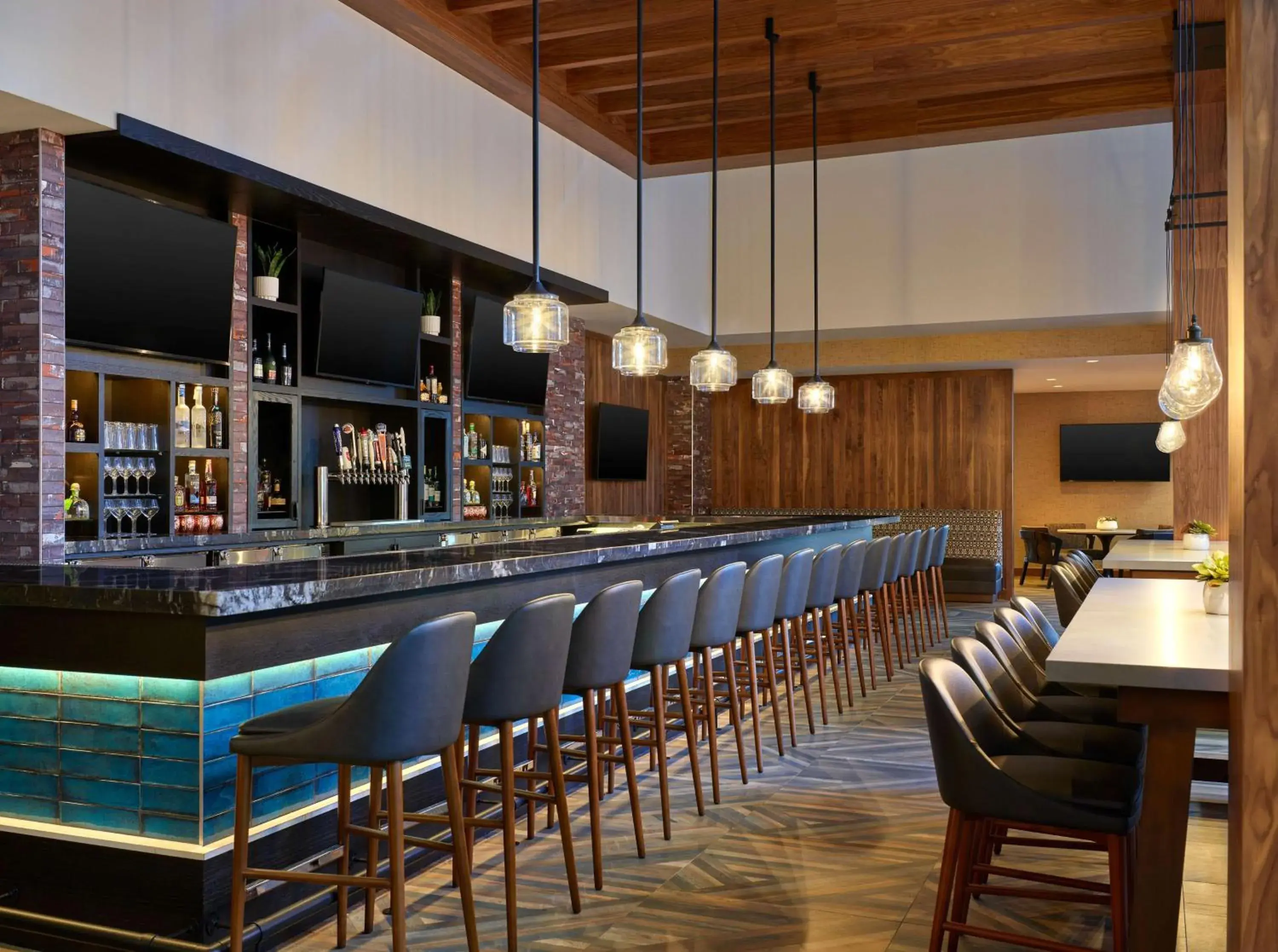 Lounge or bar in Embassy Suites by Hilton Washington DC Convention Center Lounge or bar in Embassy Suites by Hilton Washington DC Convention Center