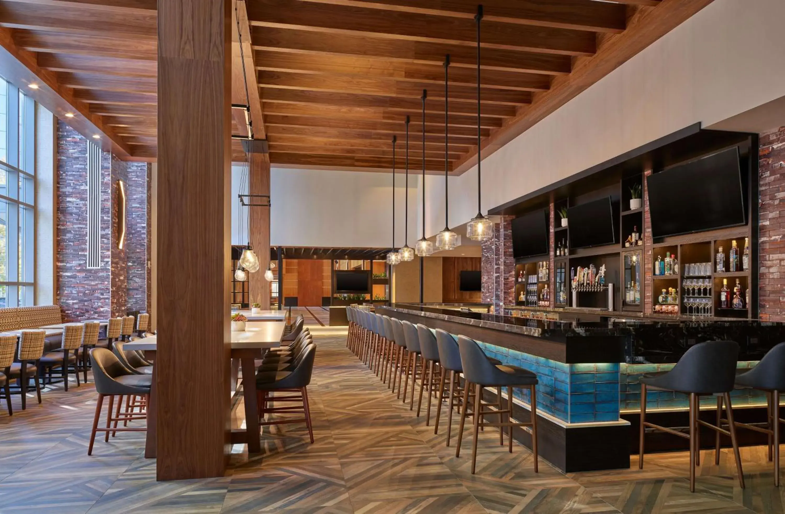 Lounge or bar in Embassy Suites by Hilton Washington DC Convention Center Lounge or bar in Embassy Suites by Hilton Washington DC Convention Center