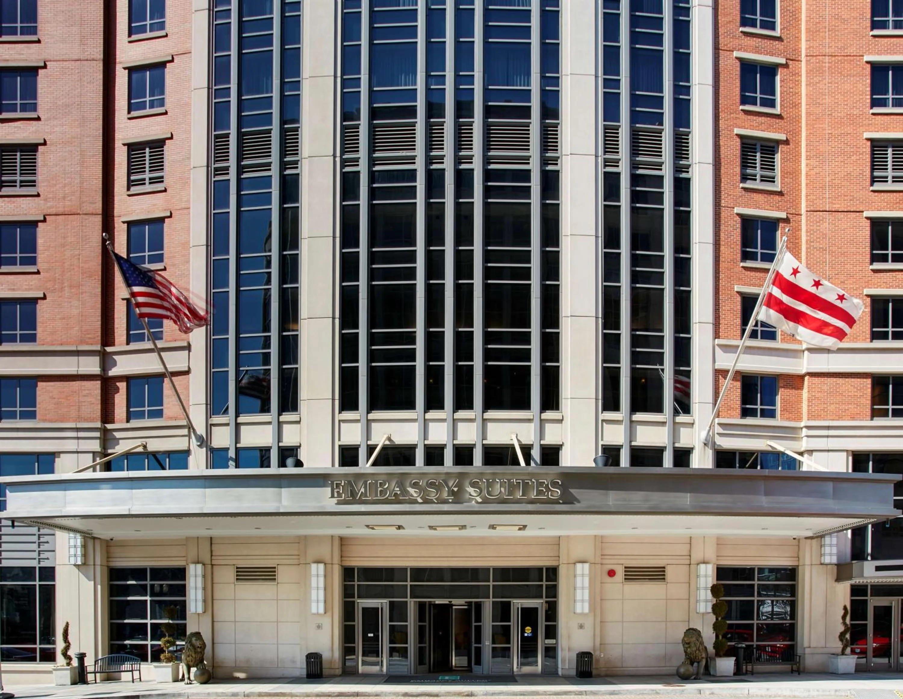 Property building in Embassy Suites by Hilton Washington DC Convention Center