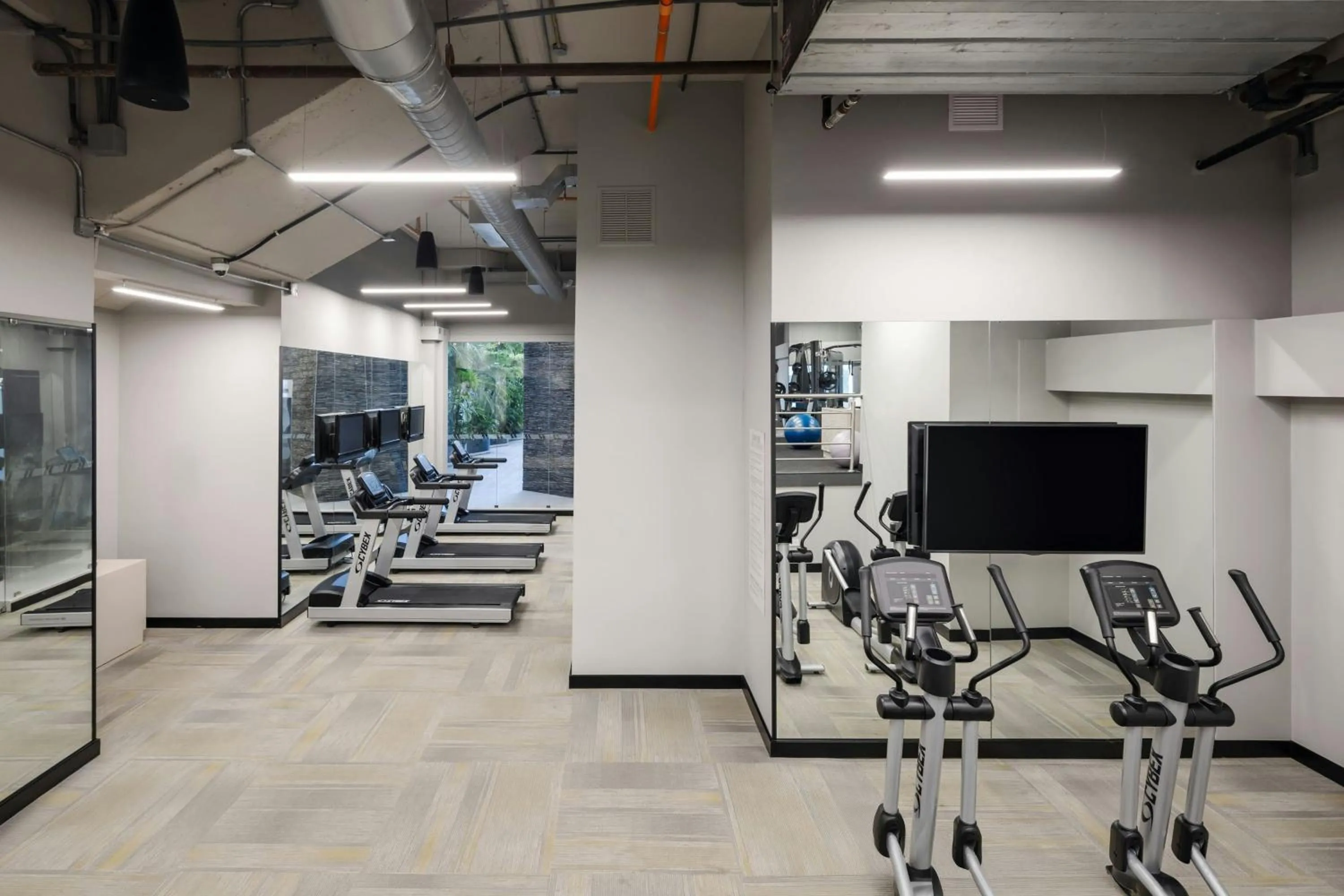 Fitness centre/facilities in Renaissance Panama City Hotel