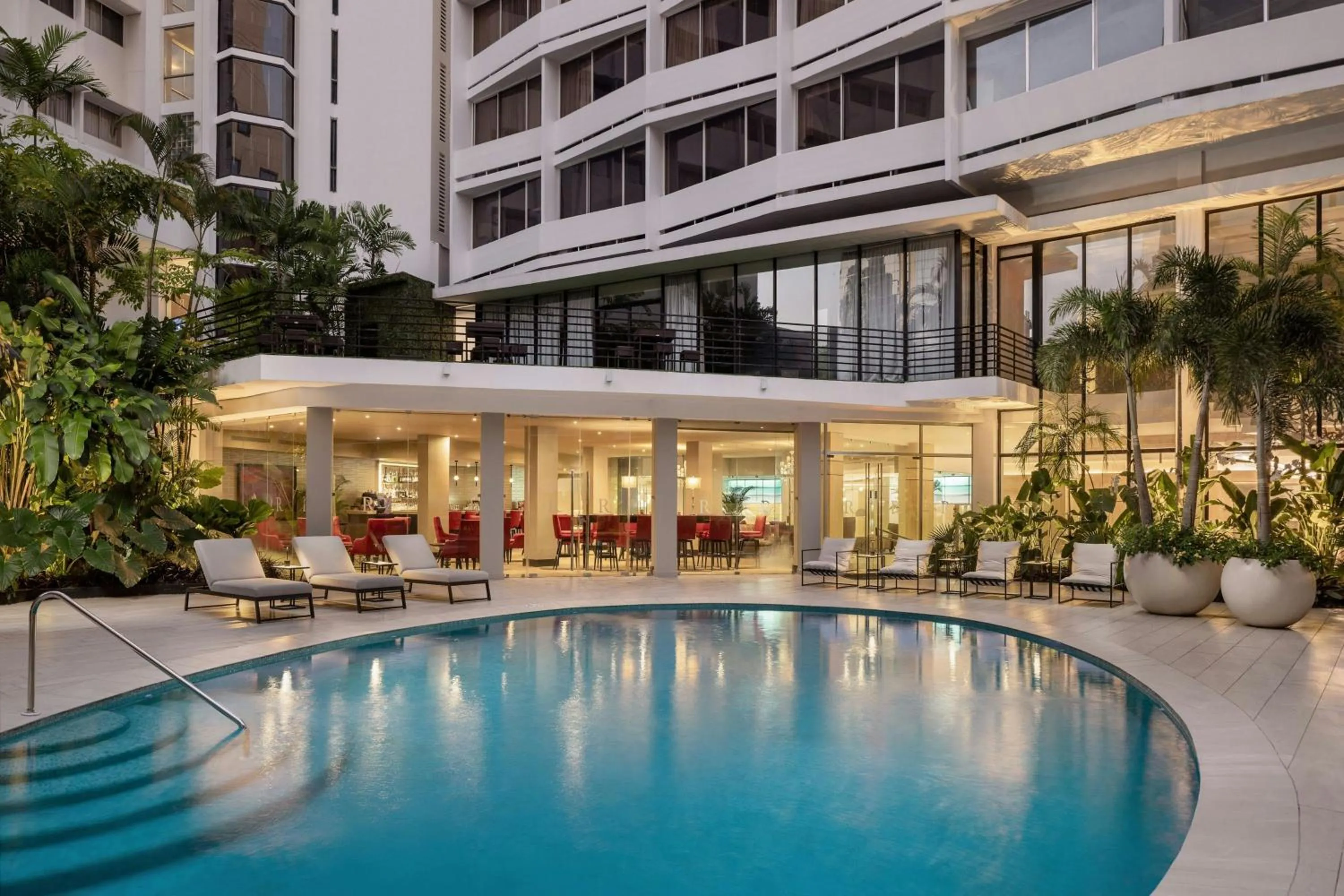 Swimming pool in Renaissance Panama City Hotel