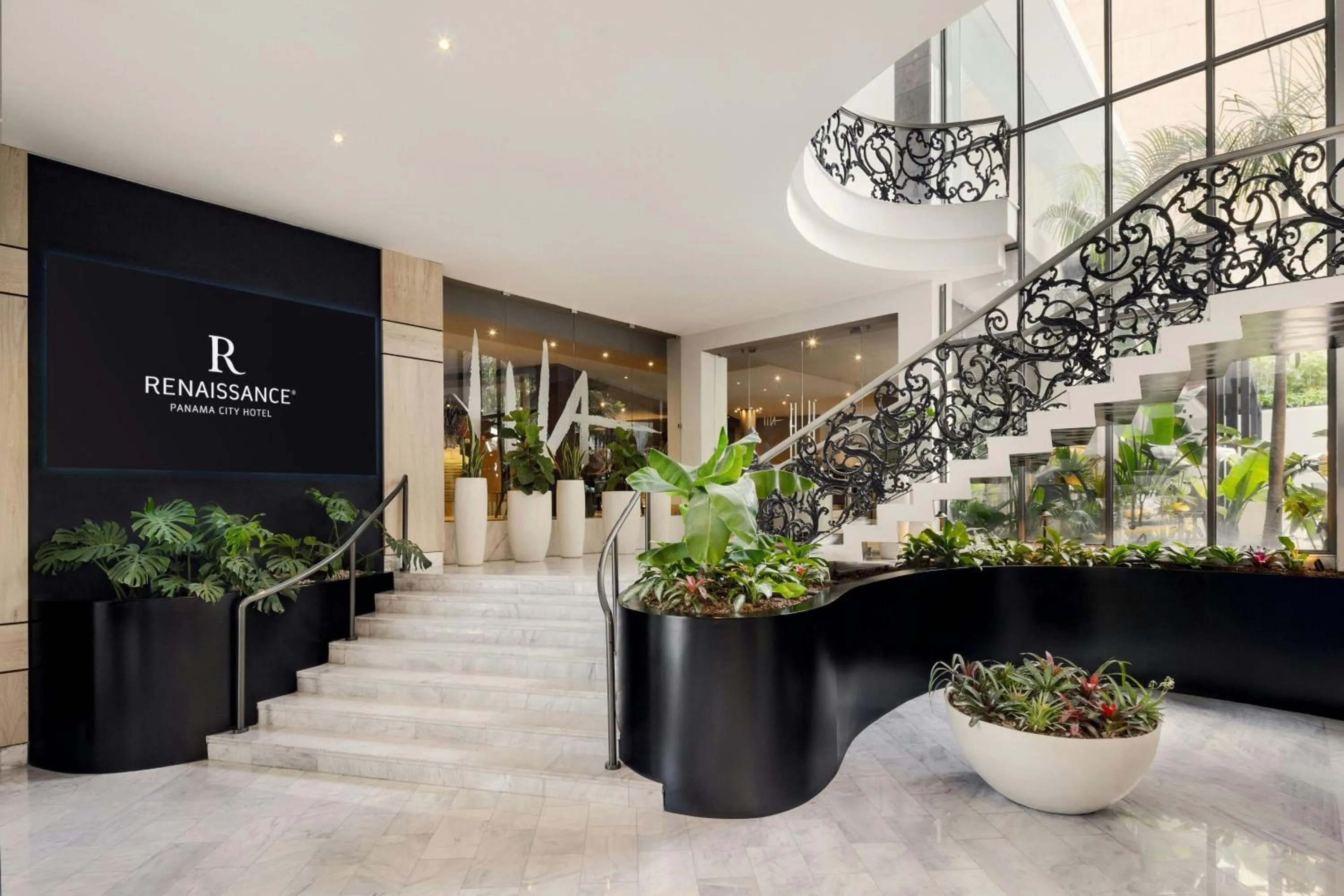 Lobby or reception in Renaissance Panama City Hotel