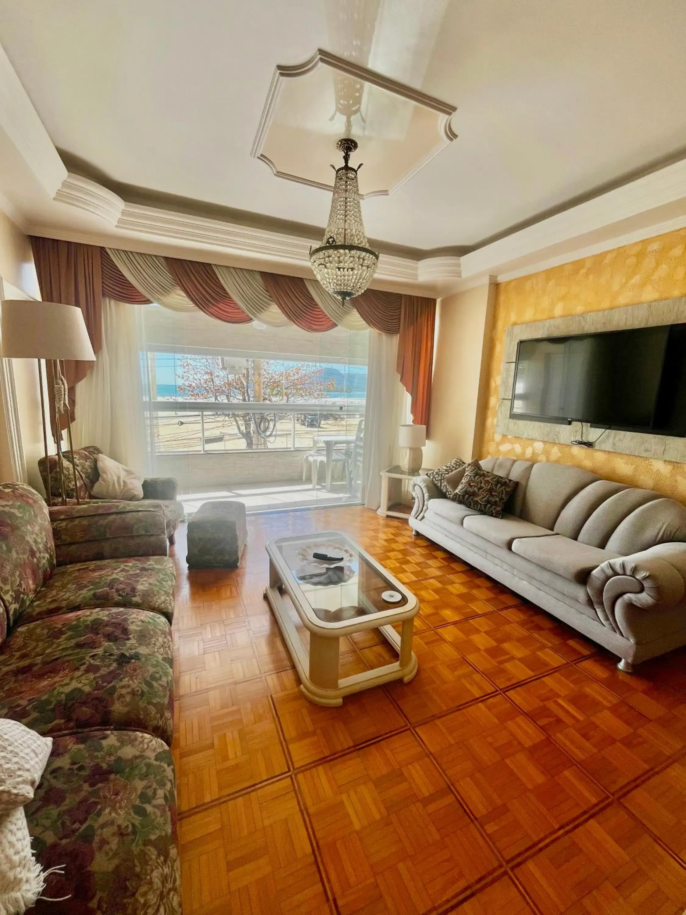 Fantástico apartamento Frente ao mar em Balneário Camboriú Fantástico apartamento Frente ao mar em Balneário Camboriú