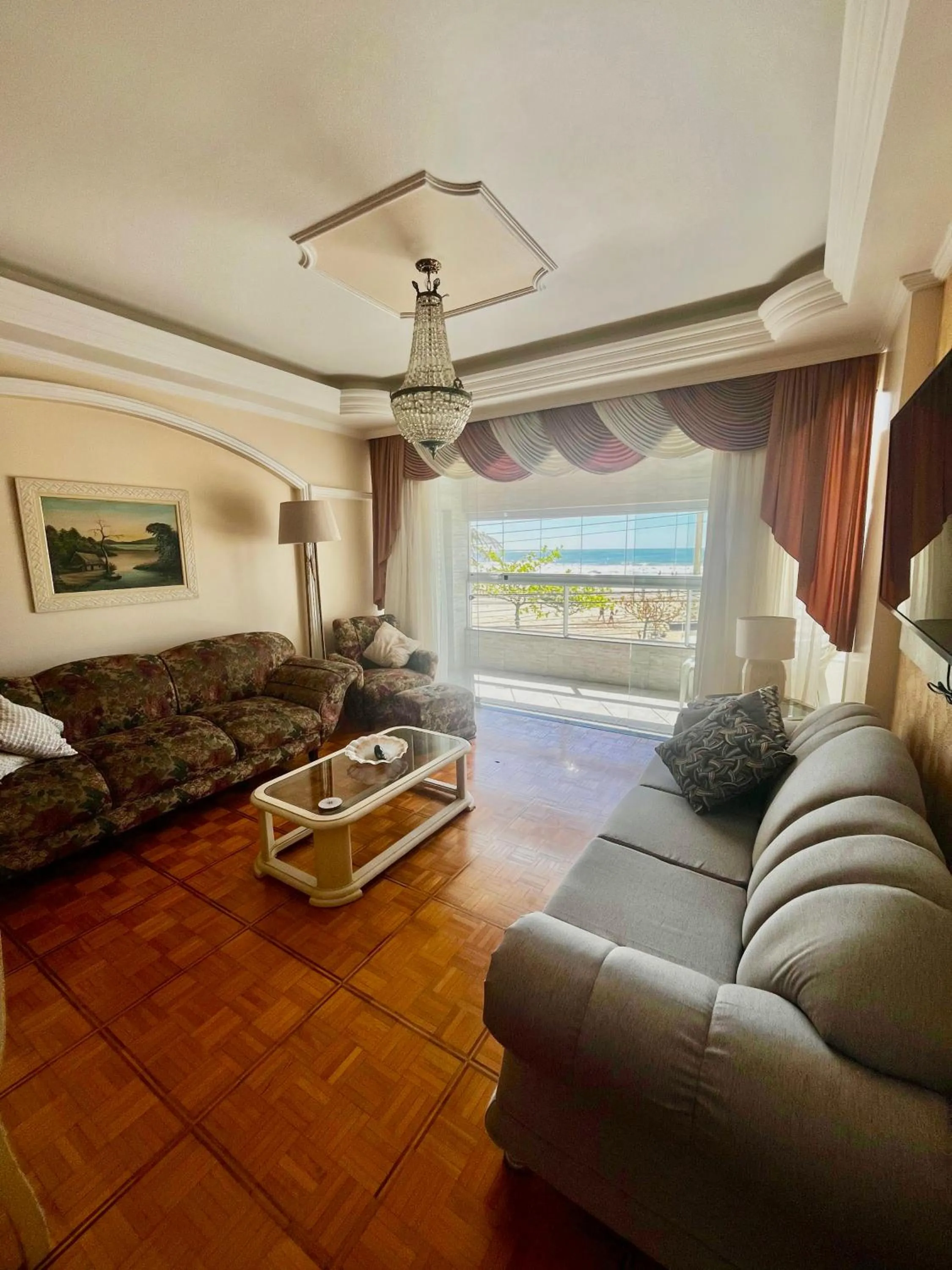 Fantástico apartamento Frente ao mar em Balneário Camboriú