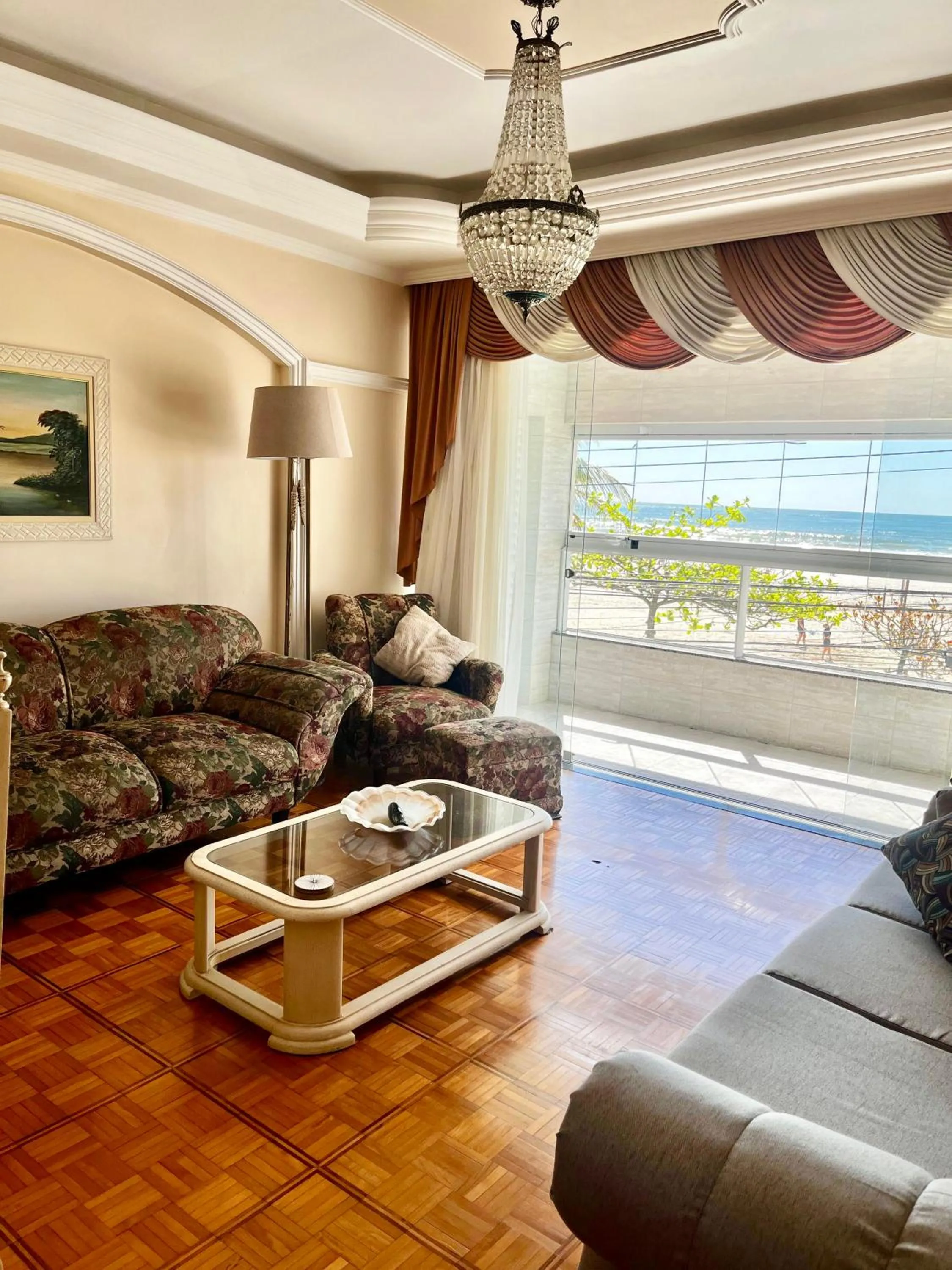 Fantástico apartamento Frente ao mar em Balneário Camboriú