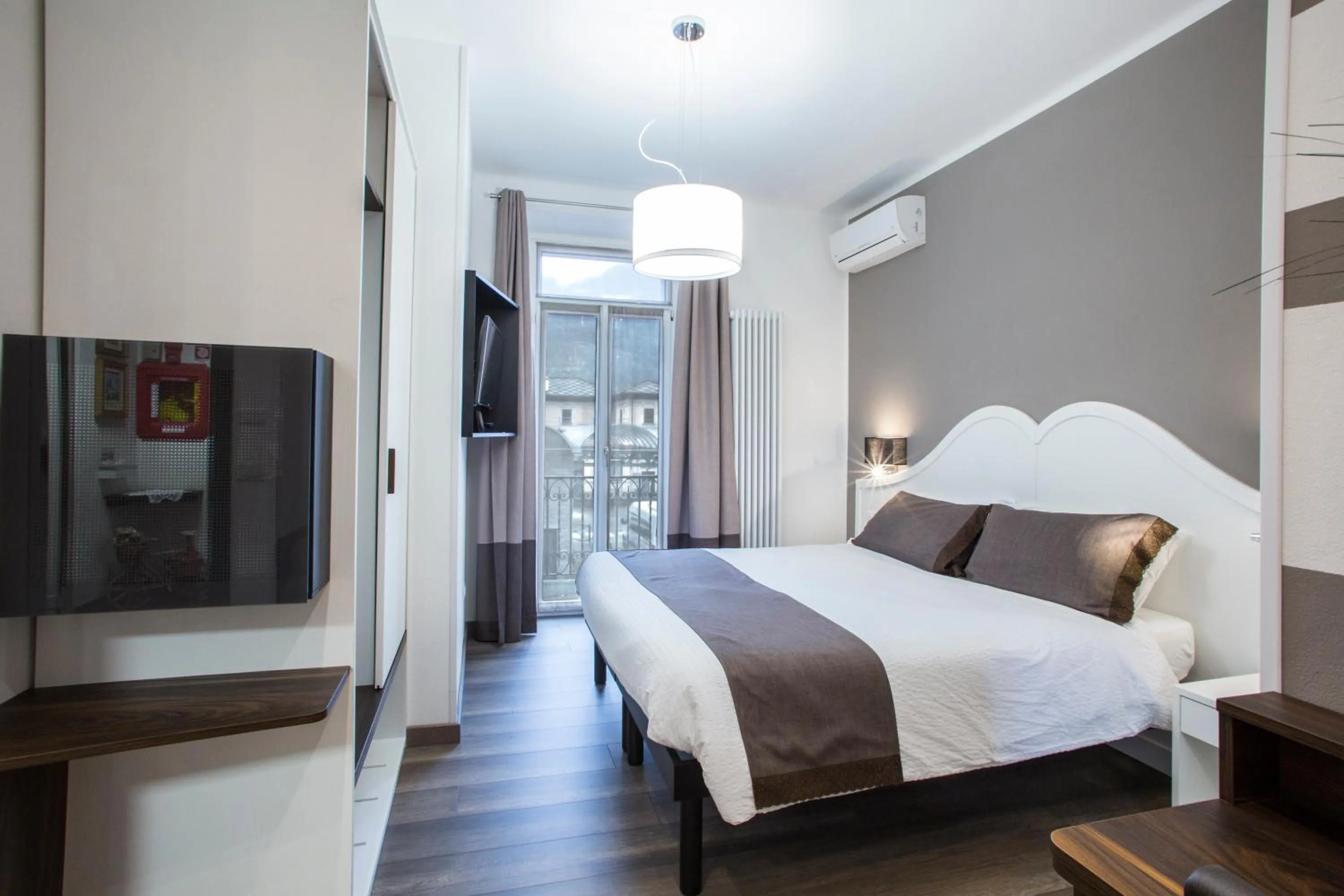 Bed in Hotel Ristorante Eurossola