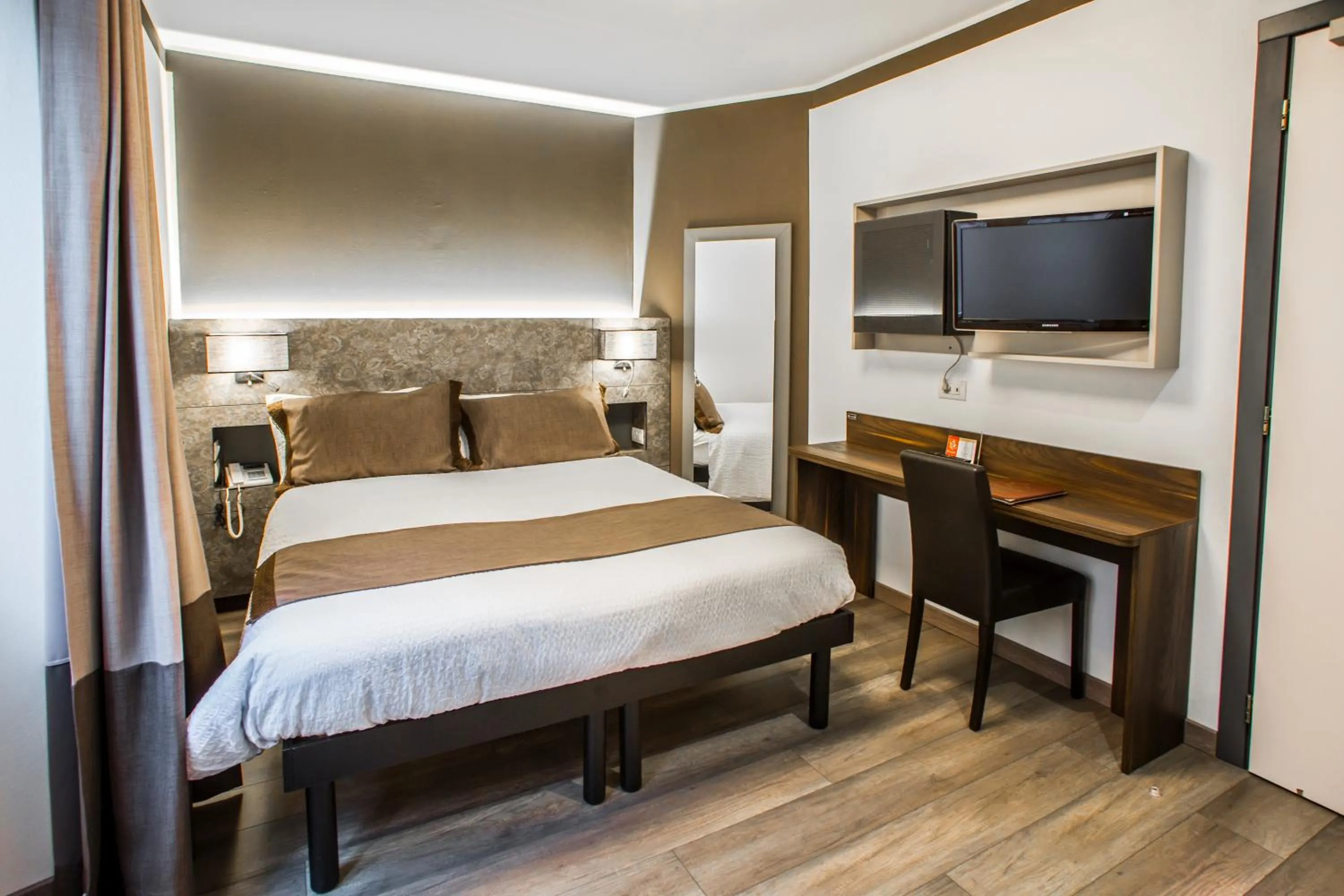 Bed in Hotel Ristorante Eurossola