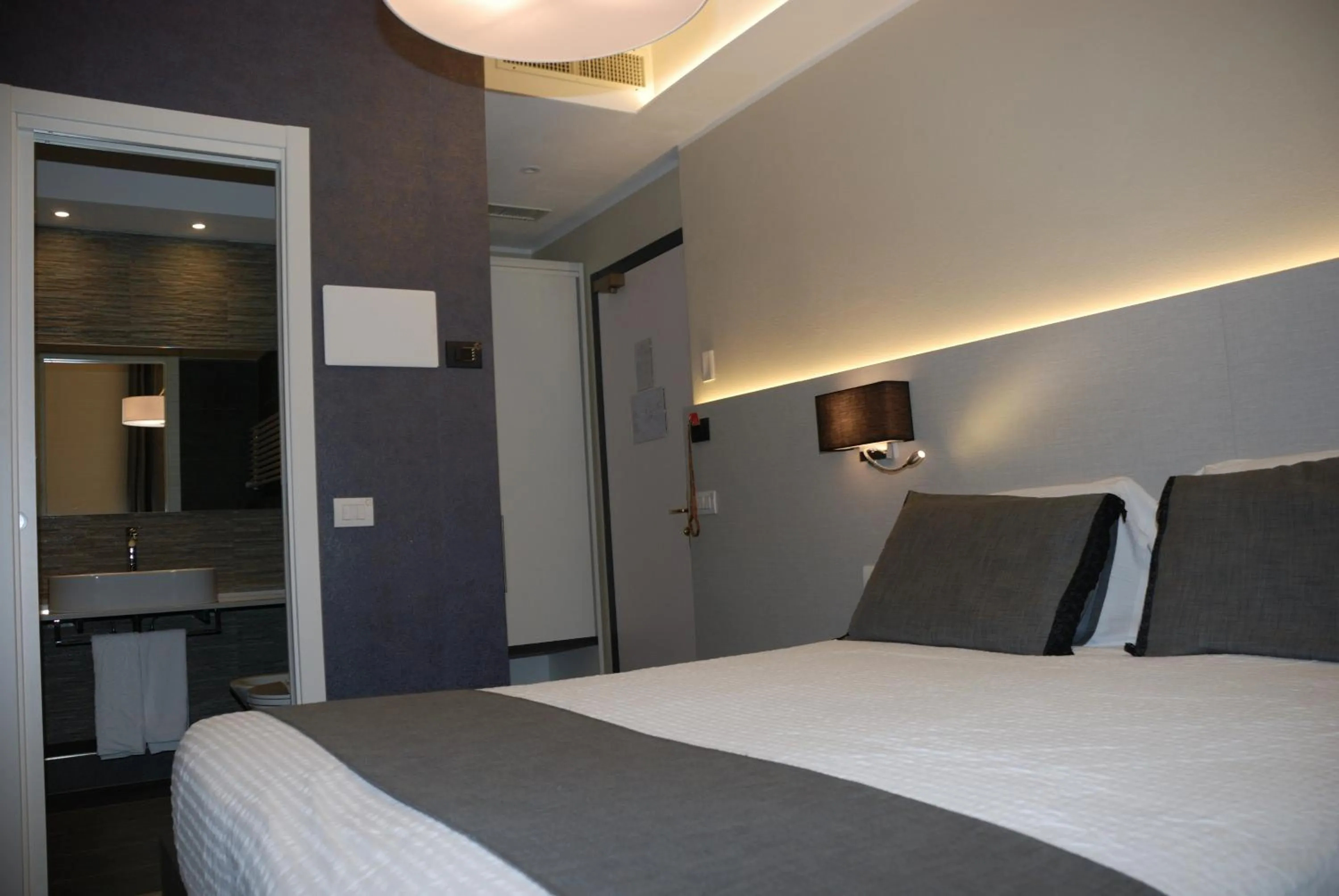 Photo of the whole room, Bed in Hotel Ristorante Eurossola