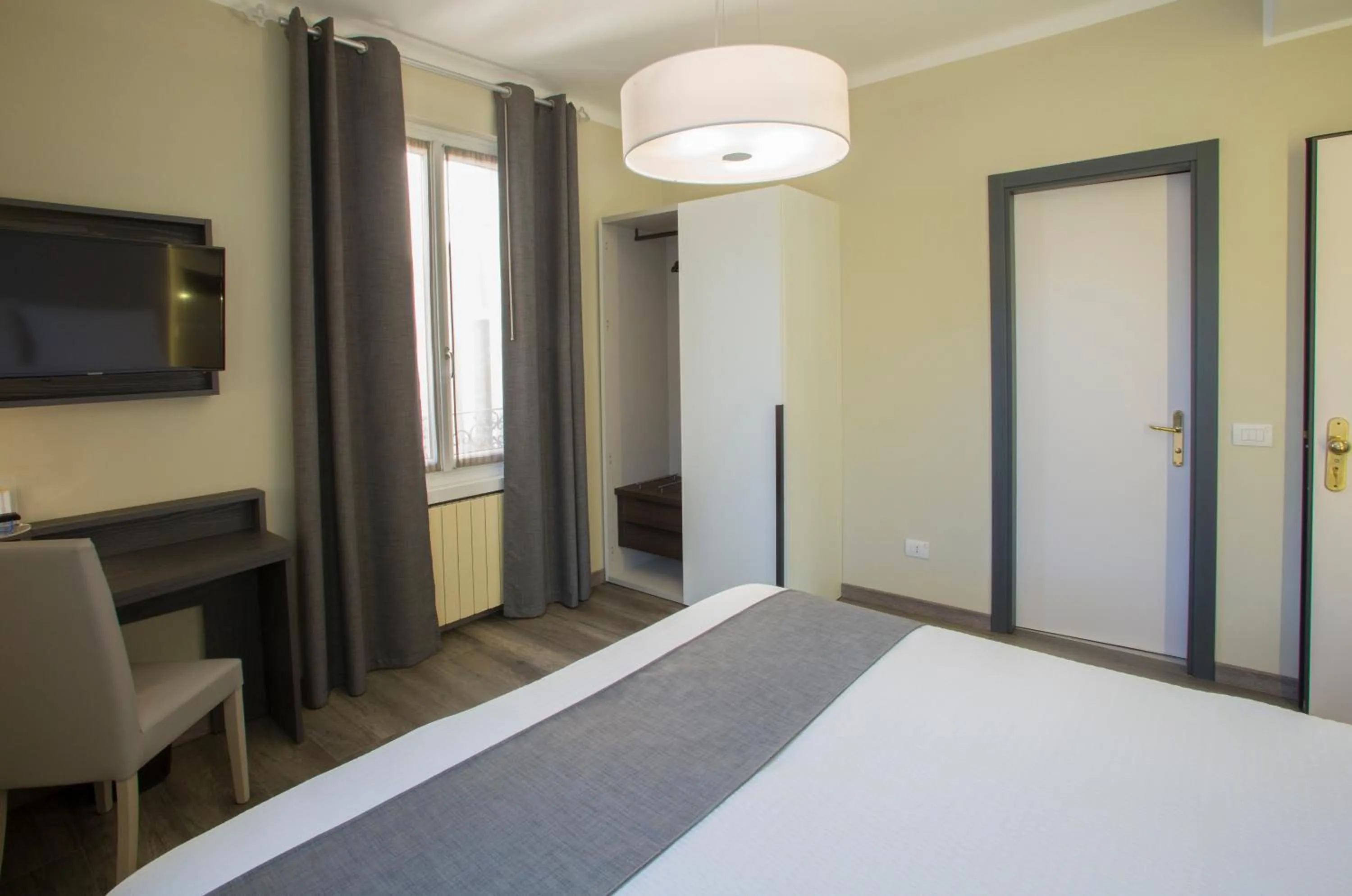 Bed in Hotel Ristorante Eurossola