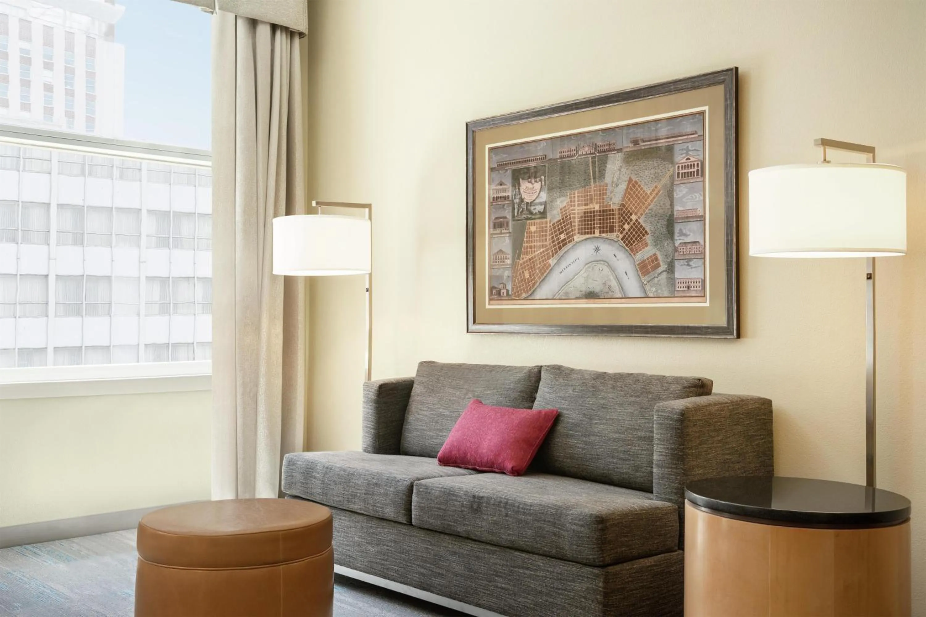 Living room in Hampton Inn & Suites New Orleans Downtown French Quarter Area