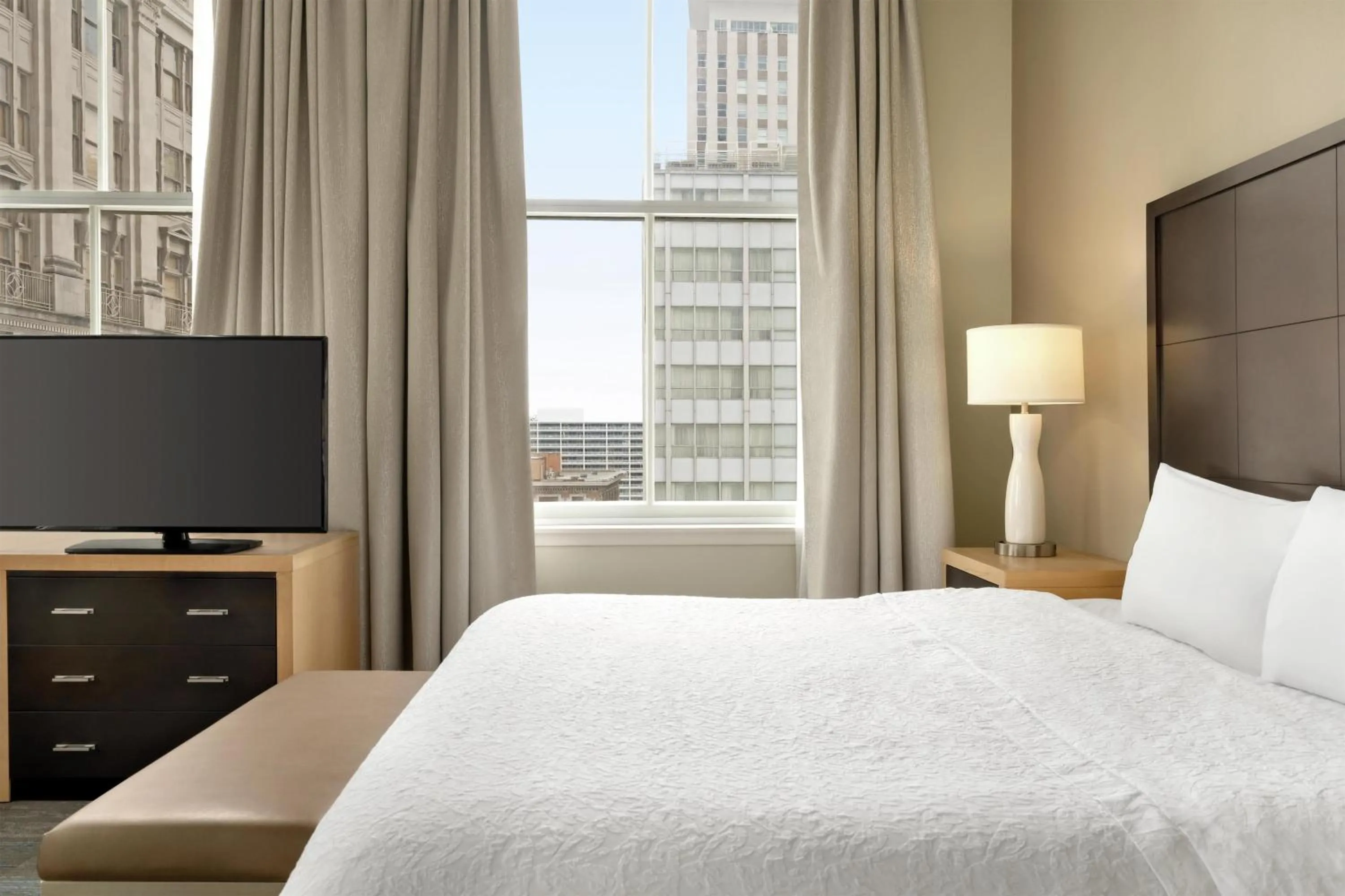 Bed in Hampton Inn & Suites New Orleans Downtown French Quarter Area