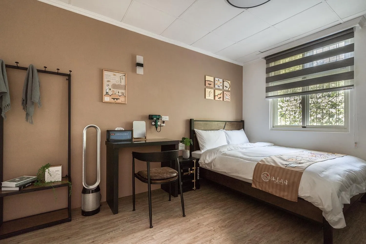 People, Bed in Hibnb Guesthouse