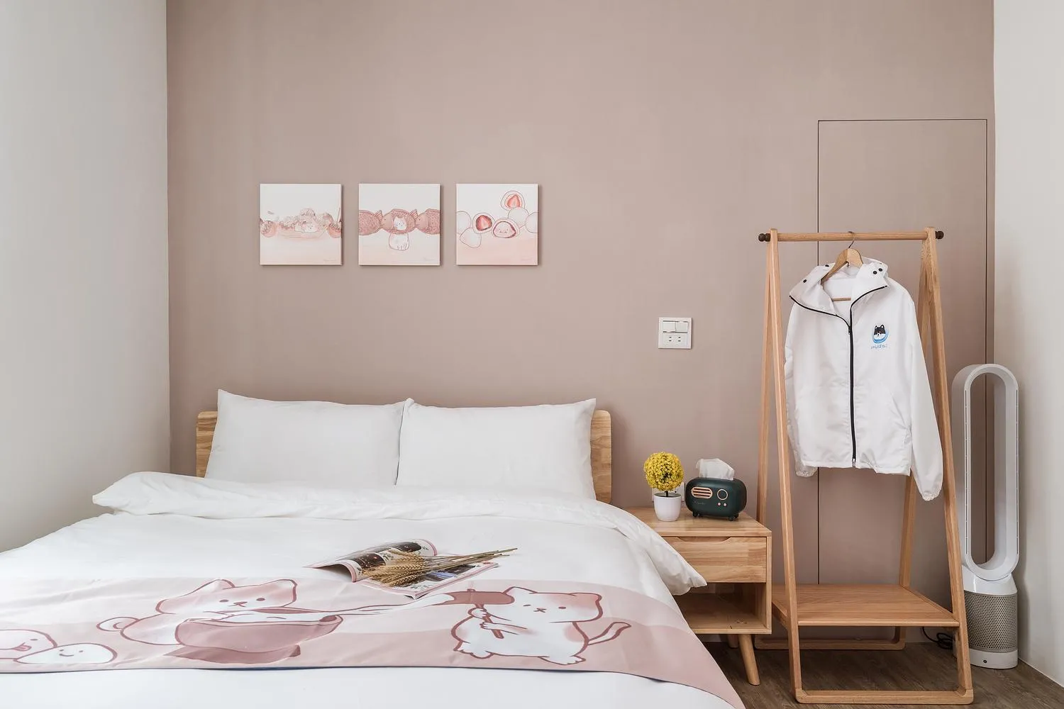 People, Bed in Hibnb Guesthouse