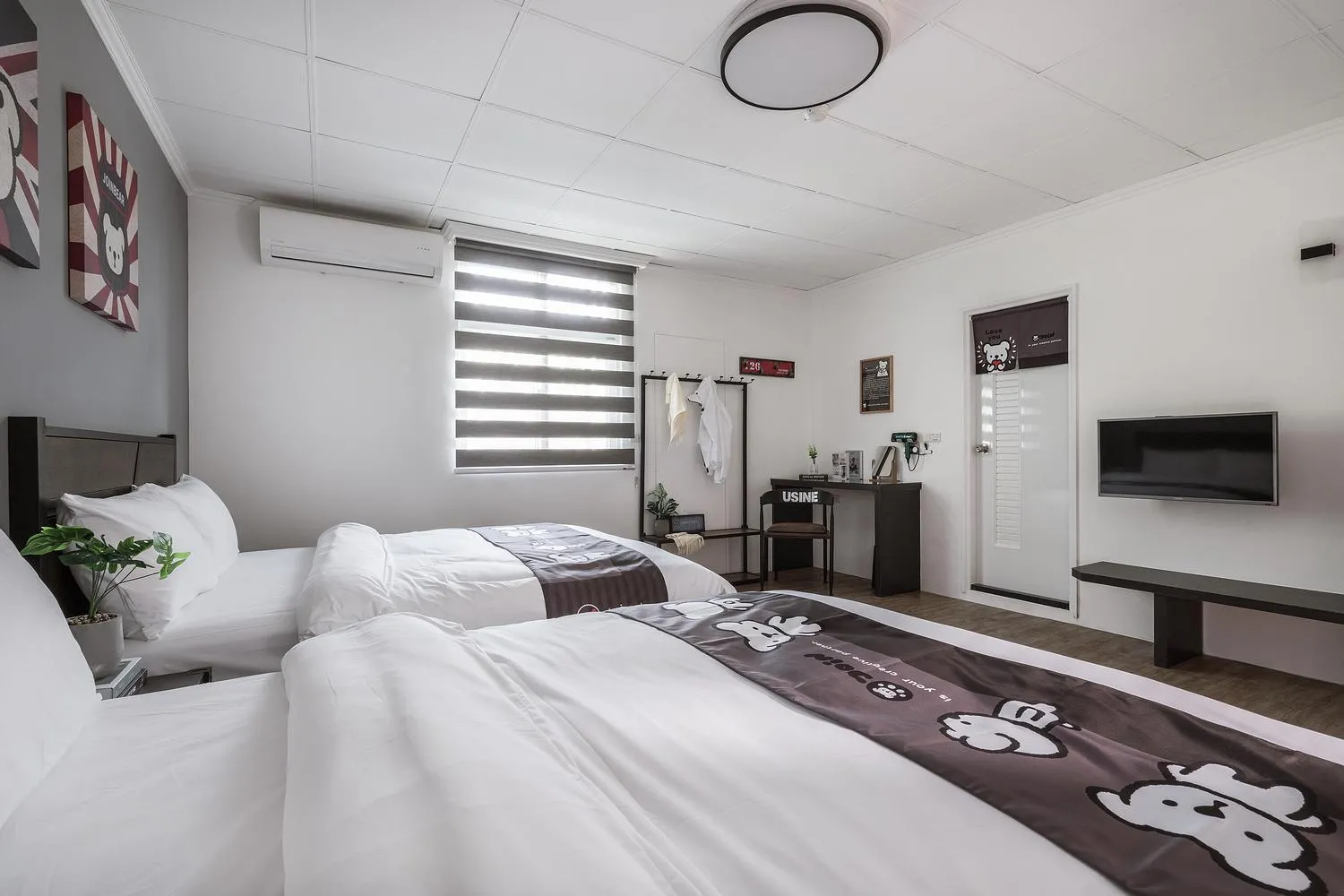 People, Bed in Hibnb Guesthouse
