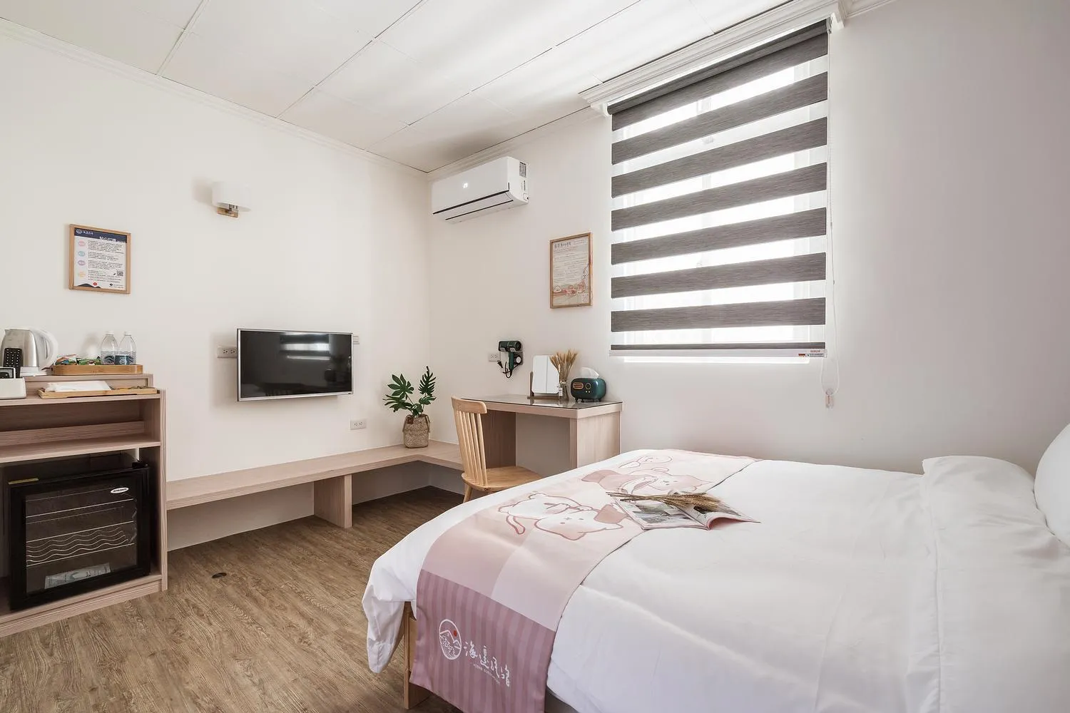 People, Bed in Hibnb Guesthouse