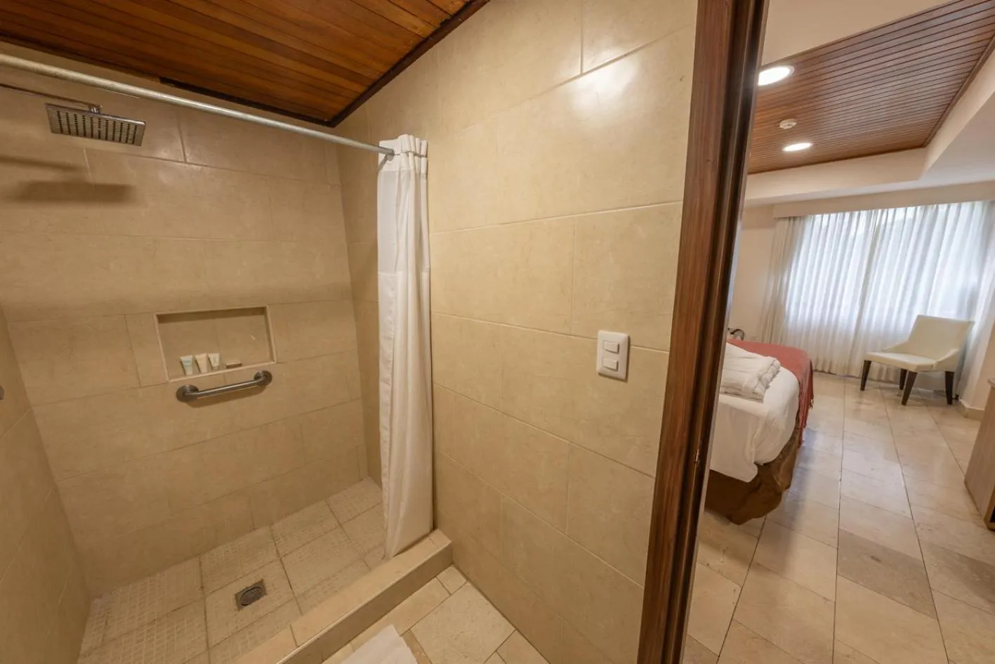 Shower in Hotel Faranda Guayacanes, a member of Radisson Individuals