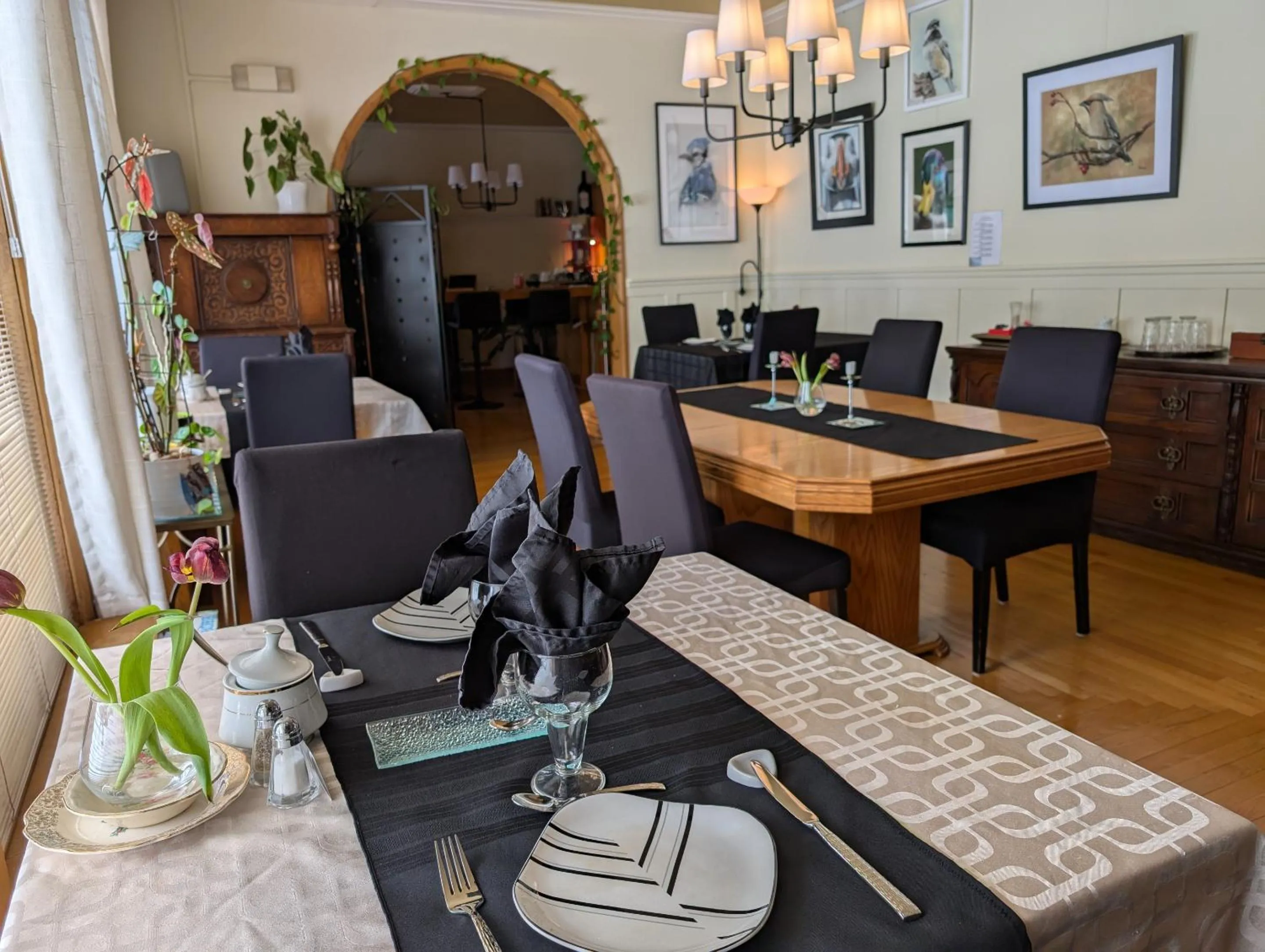 Dining area in Chateau Murdock Gite