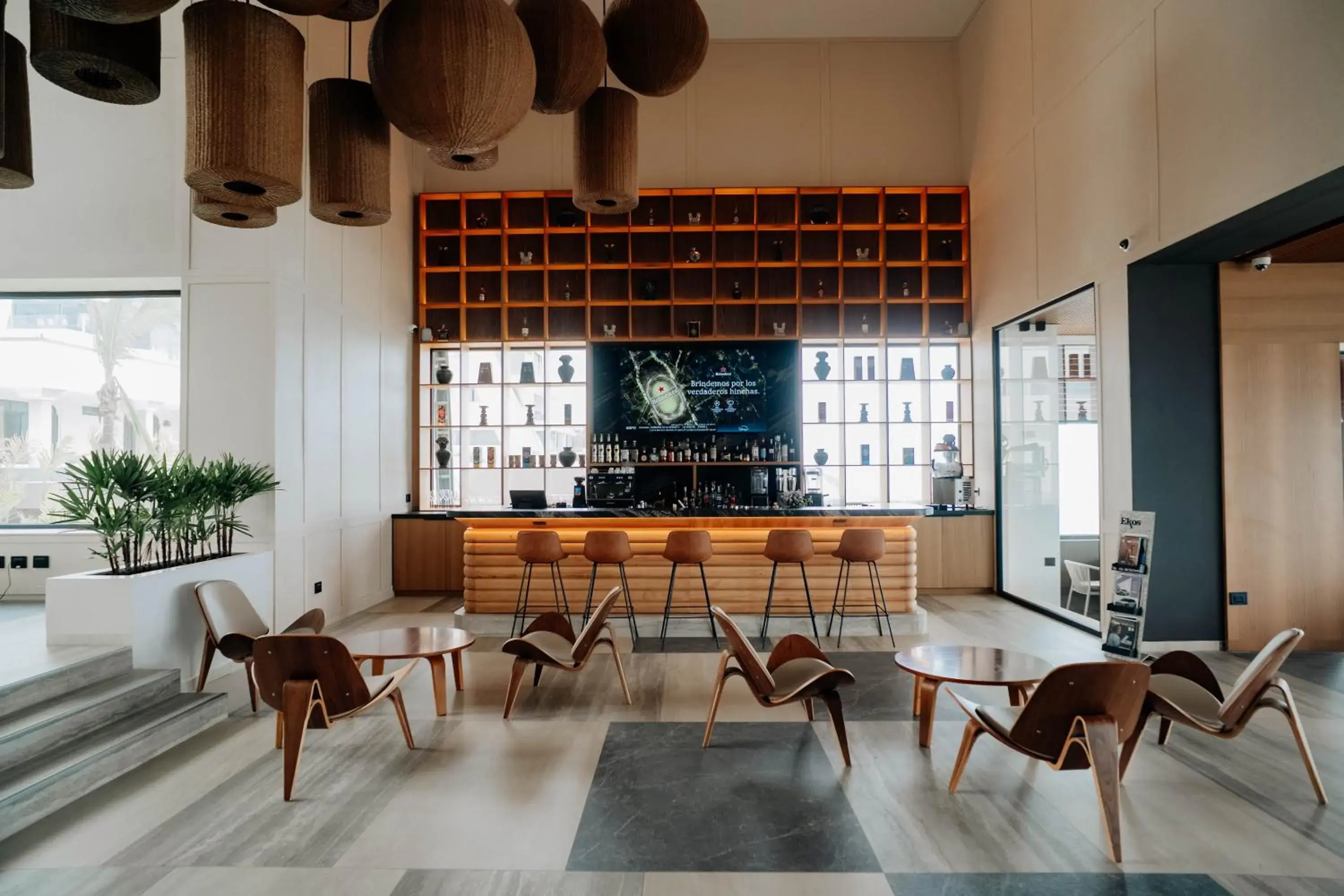 Lounge or bar in MantaHost Hotel Lounge or bar in MantaHost Hotel