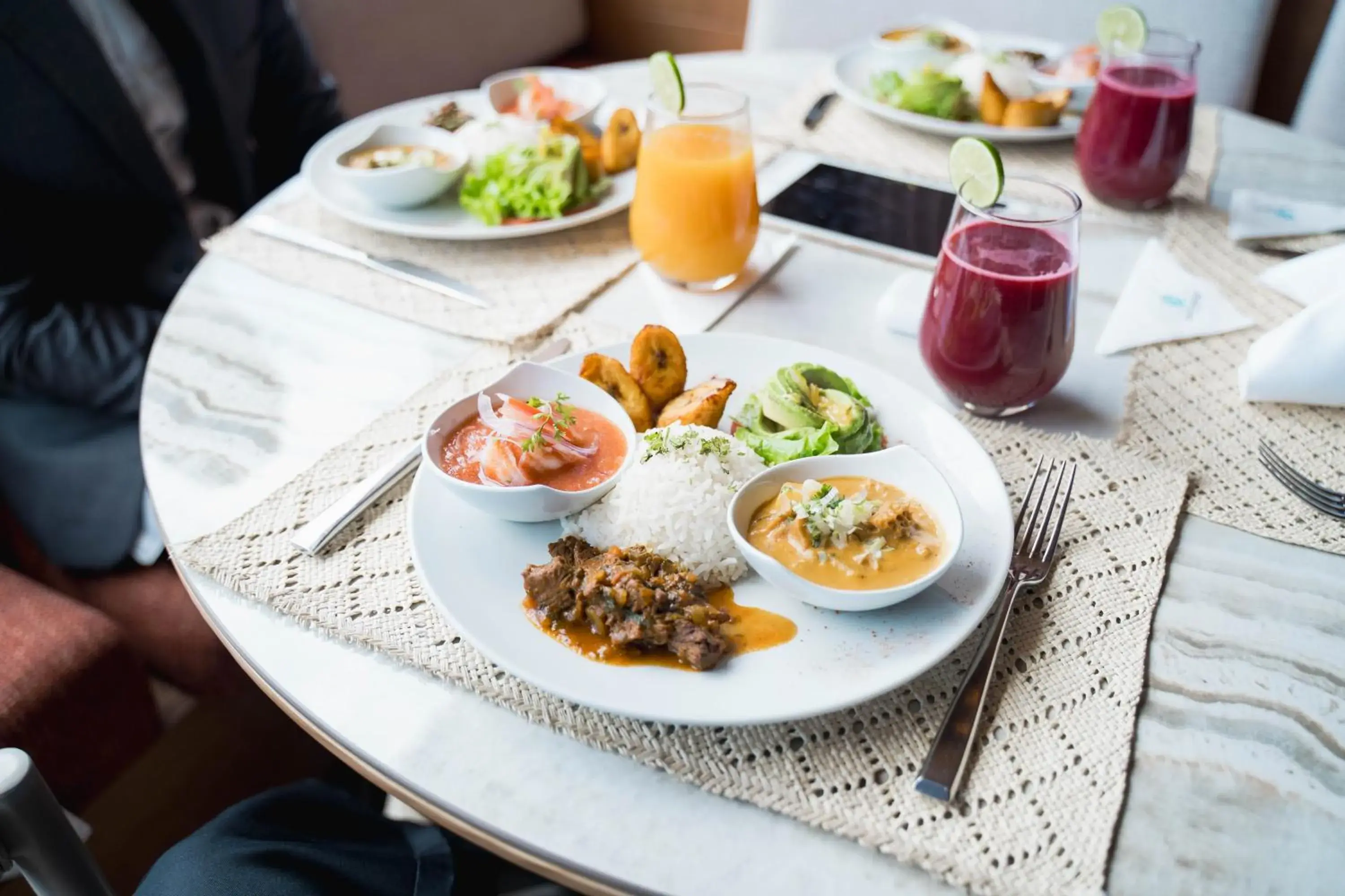 Breakfast in MantaHost Hotel Breakfast in MantaHost Hotel