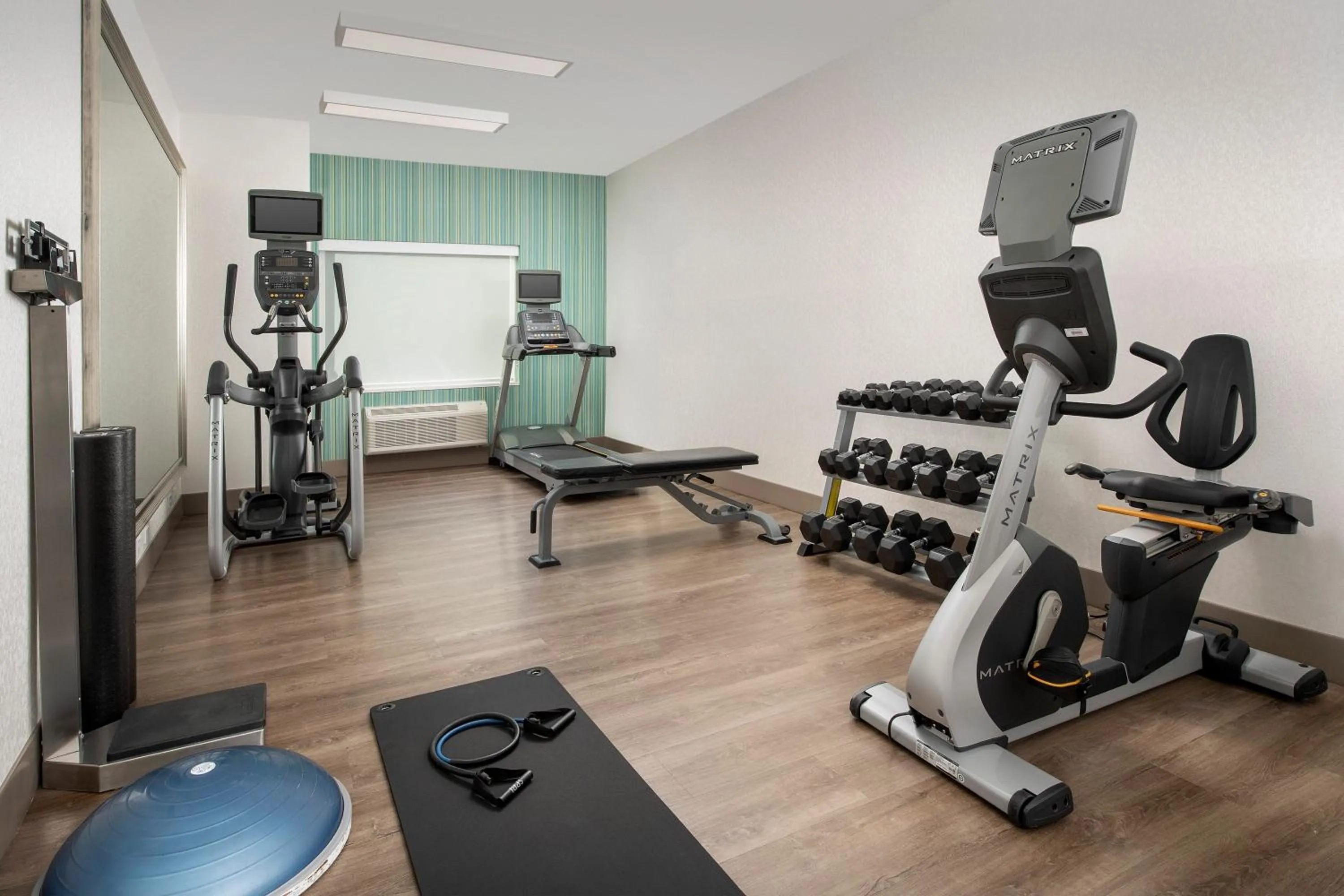 Fitness centre/facilities in Holiday Inn Express Puyallup by IHG