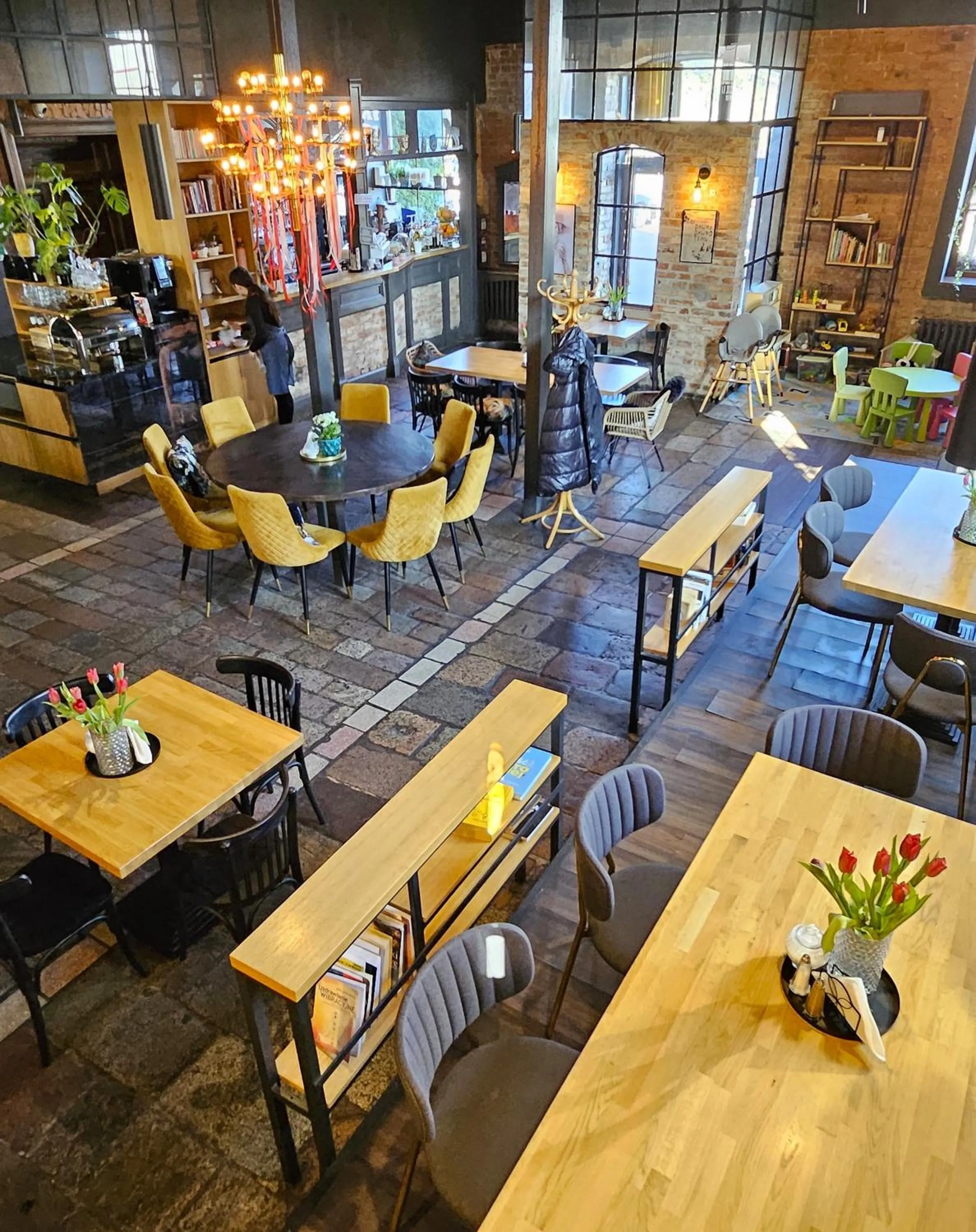 Restaurant/places to eat in Pensjonat Retro