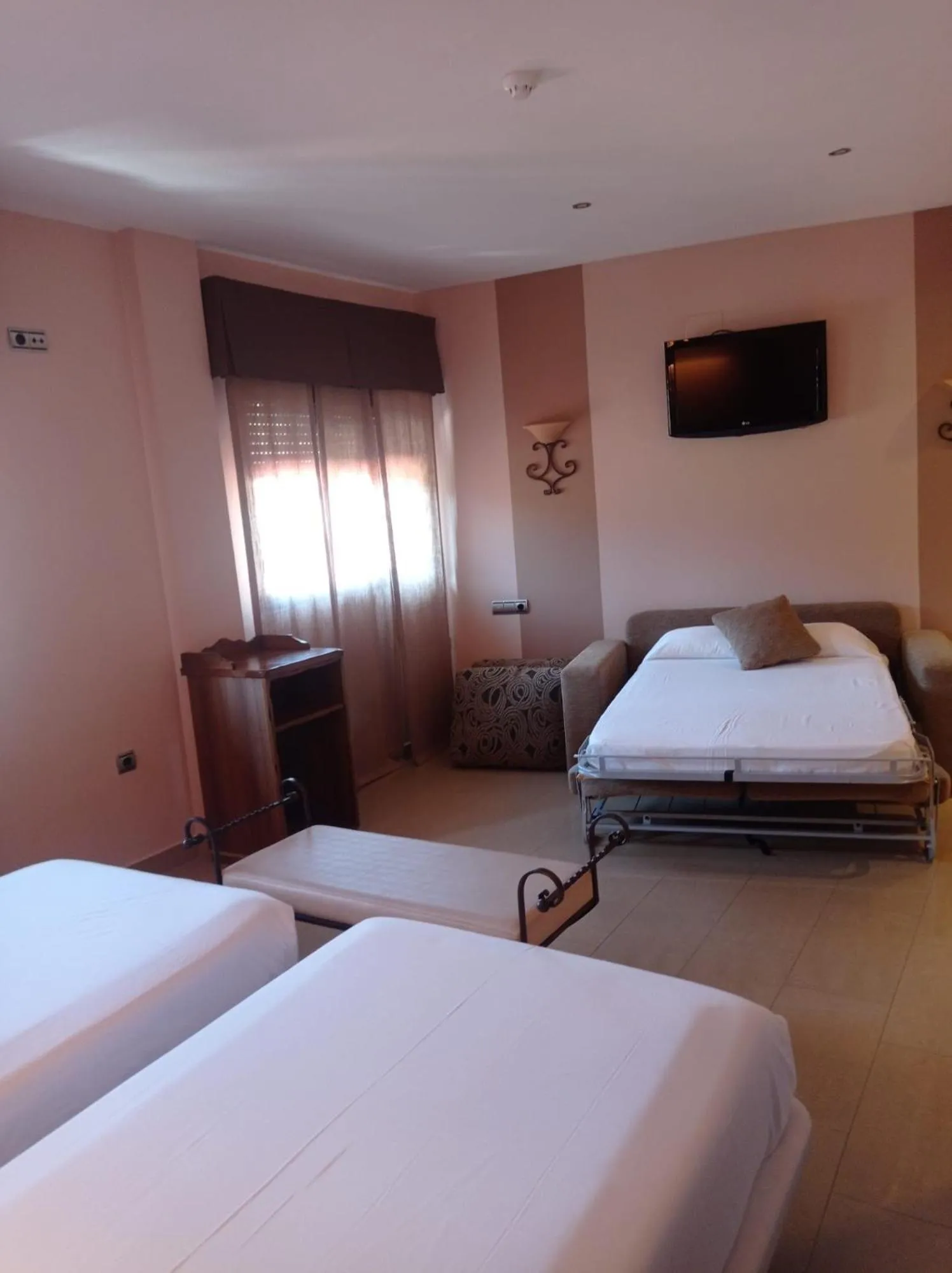 Bed in Hotel La Brasa