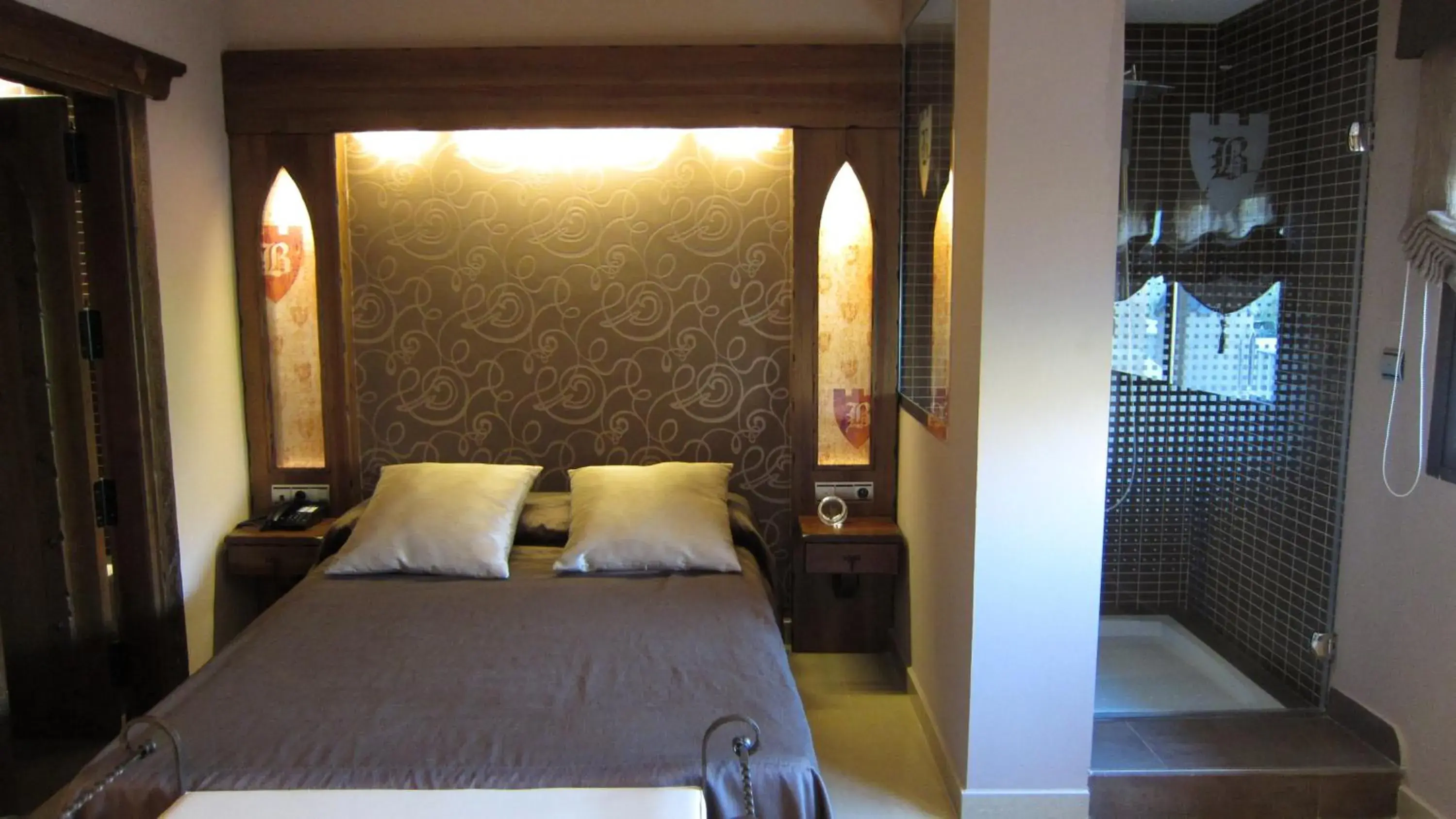 Deluxe Suite with Spa Bath in Hotel La Brasa Deluxe Suite with Spa Bath in Hotel La Brasa