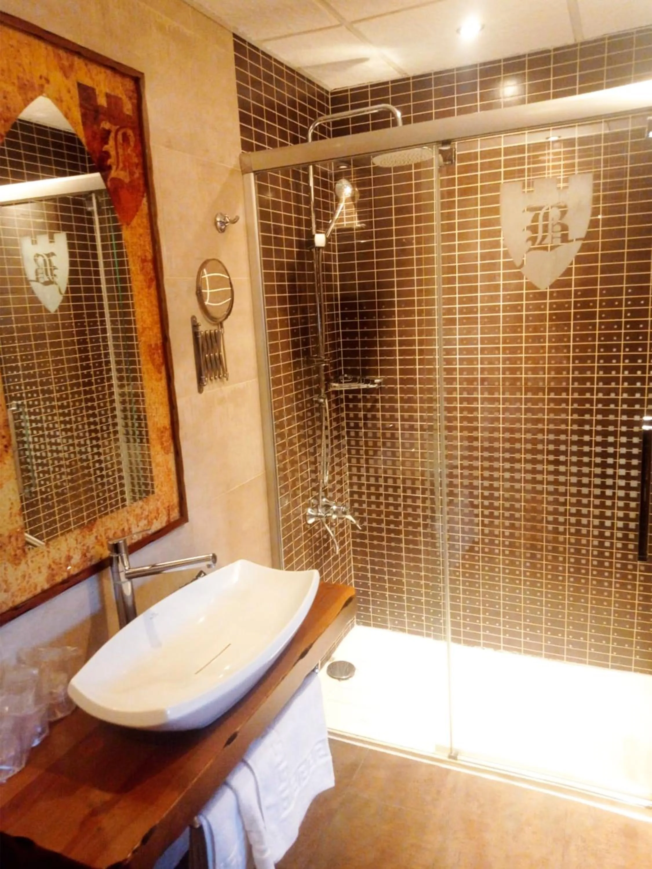 Shower in Hotel La Brasa