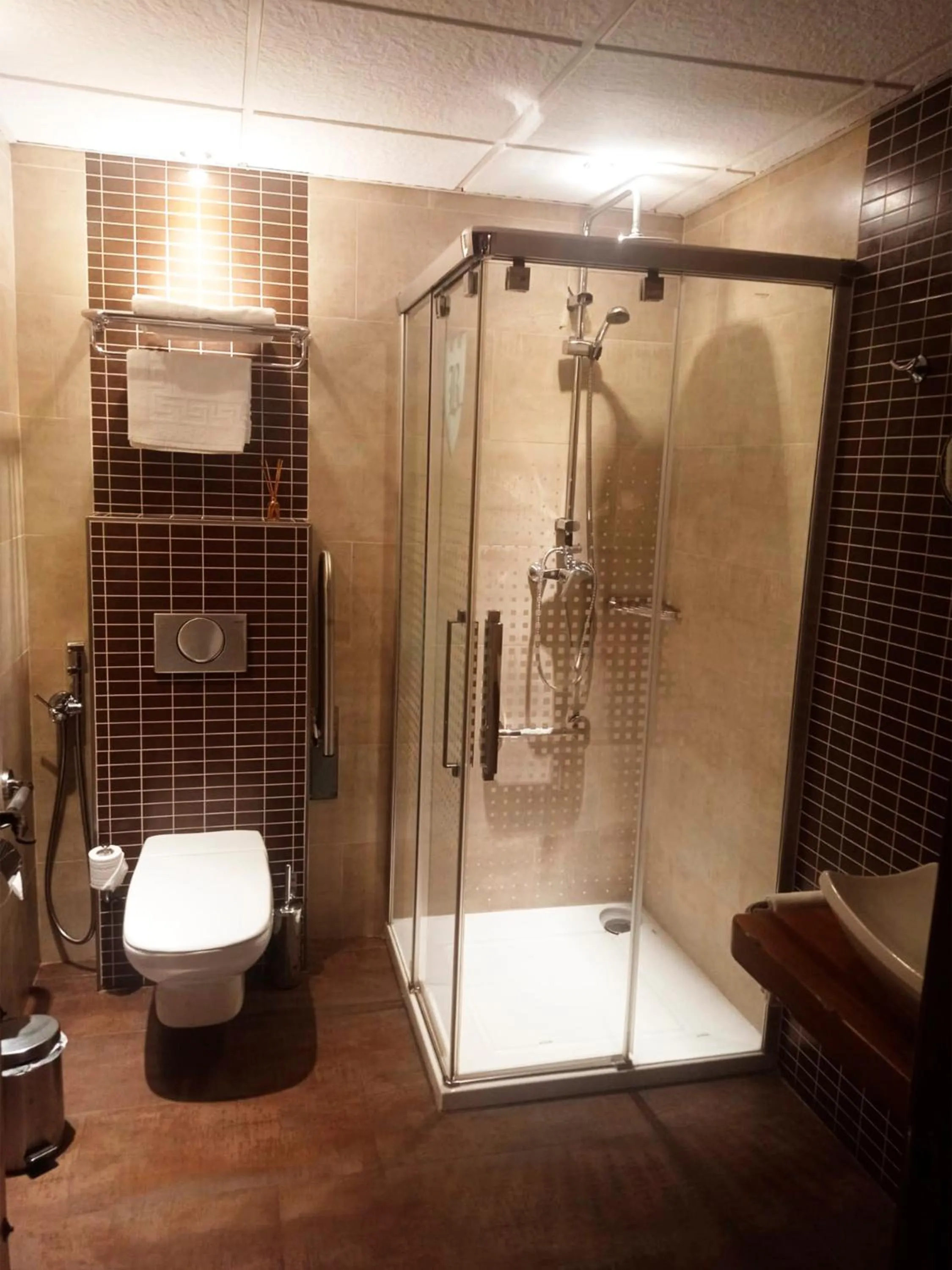 Shower in Hotel La Brasa