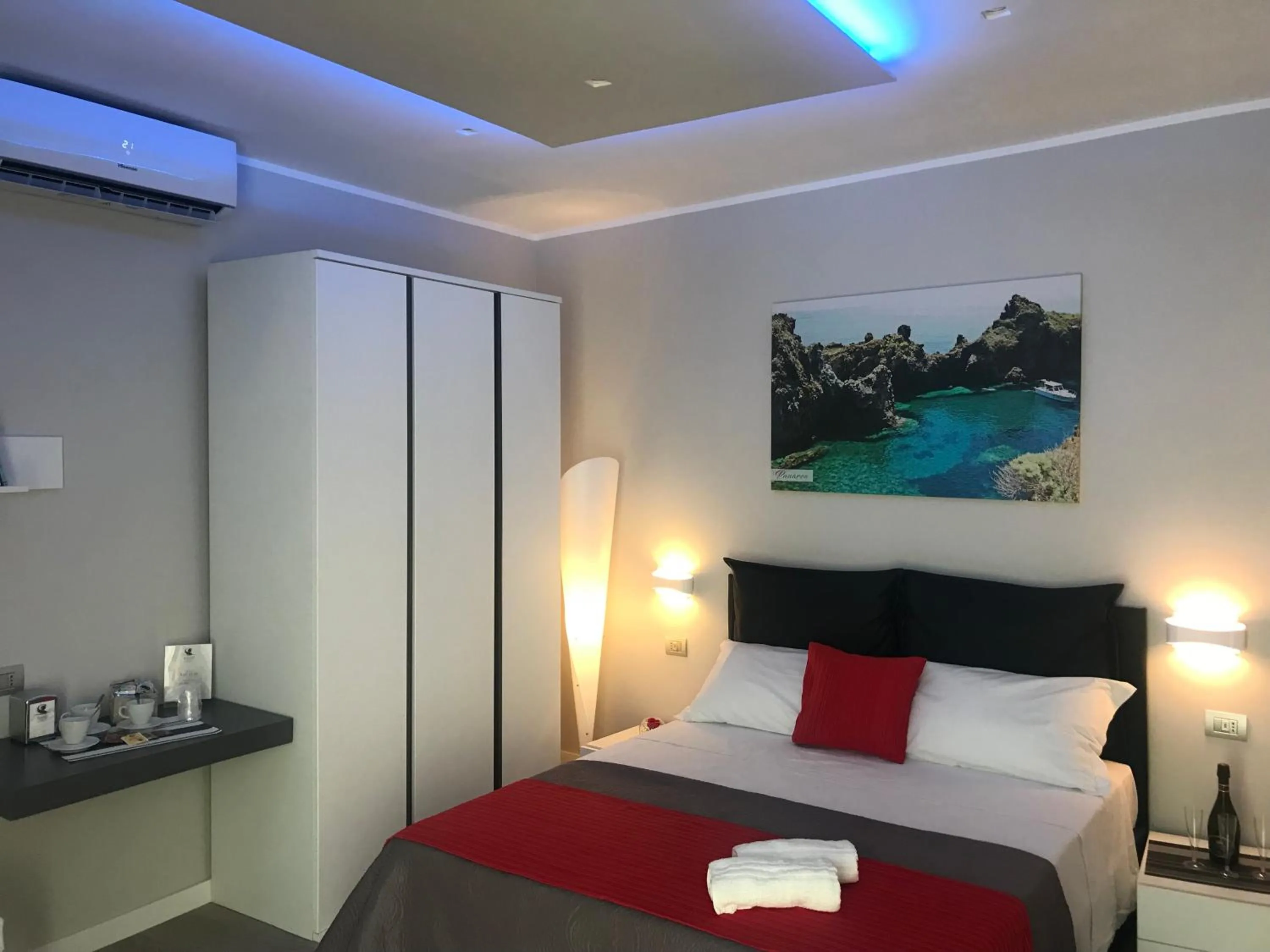 Bed in Sunset Tropea