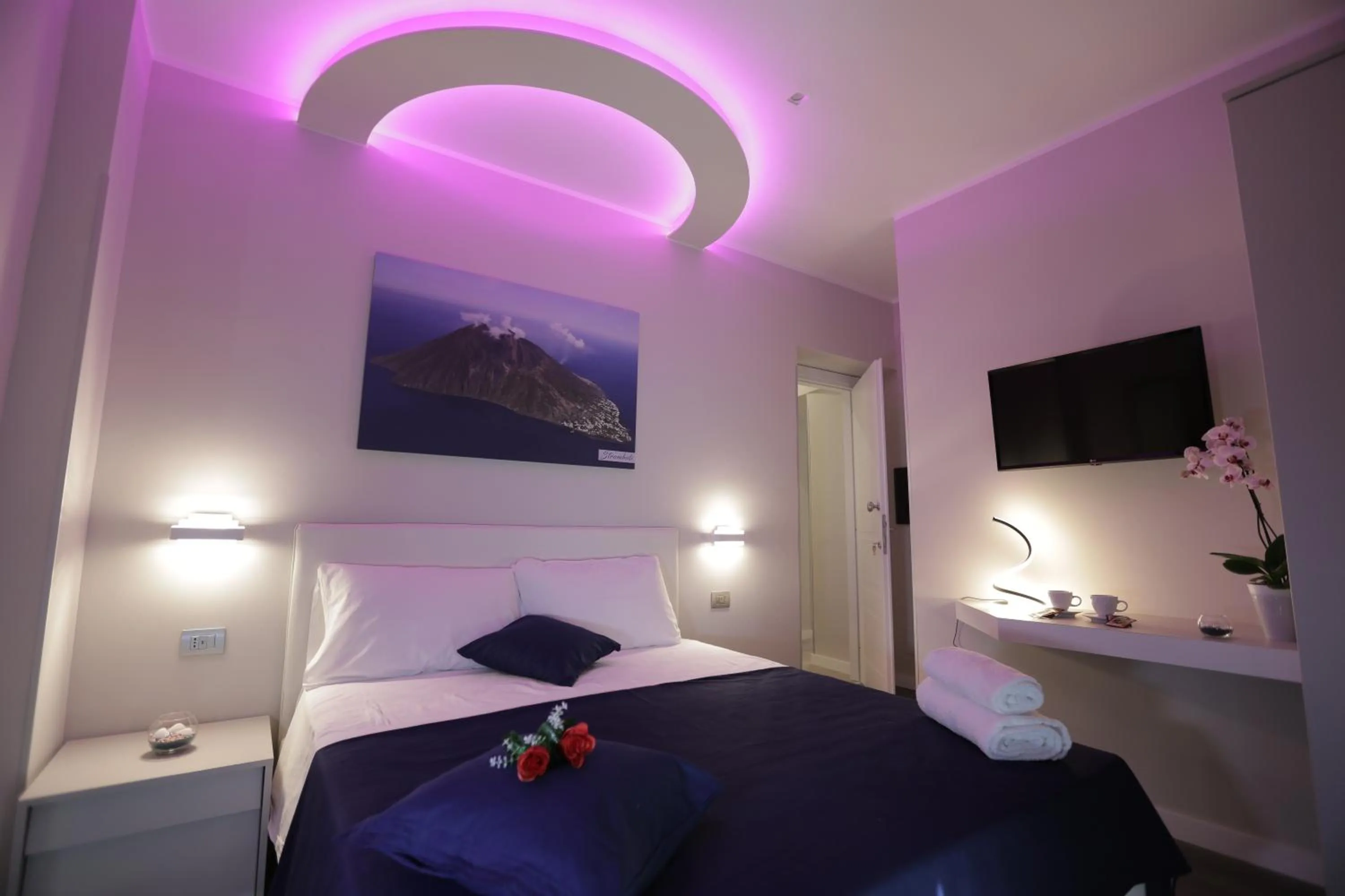 Bed in Sunset Tropea