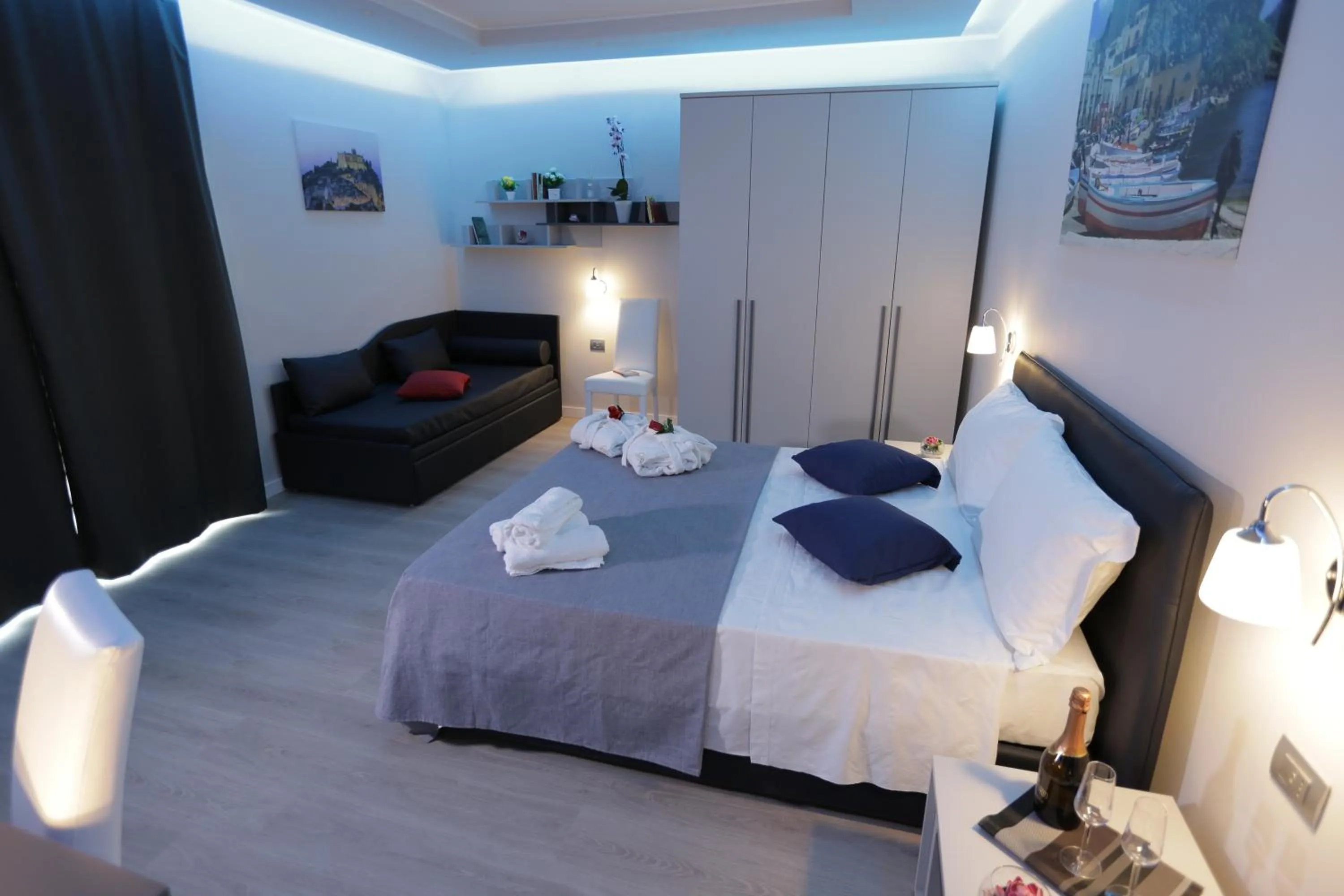 Bed in Sunset Tropea