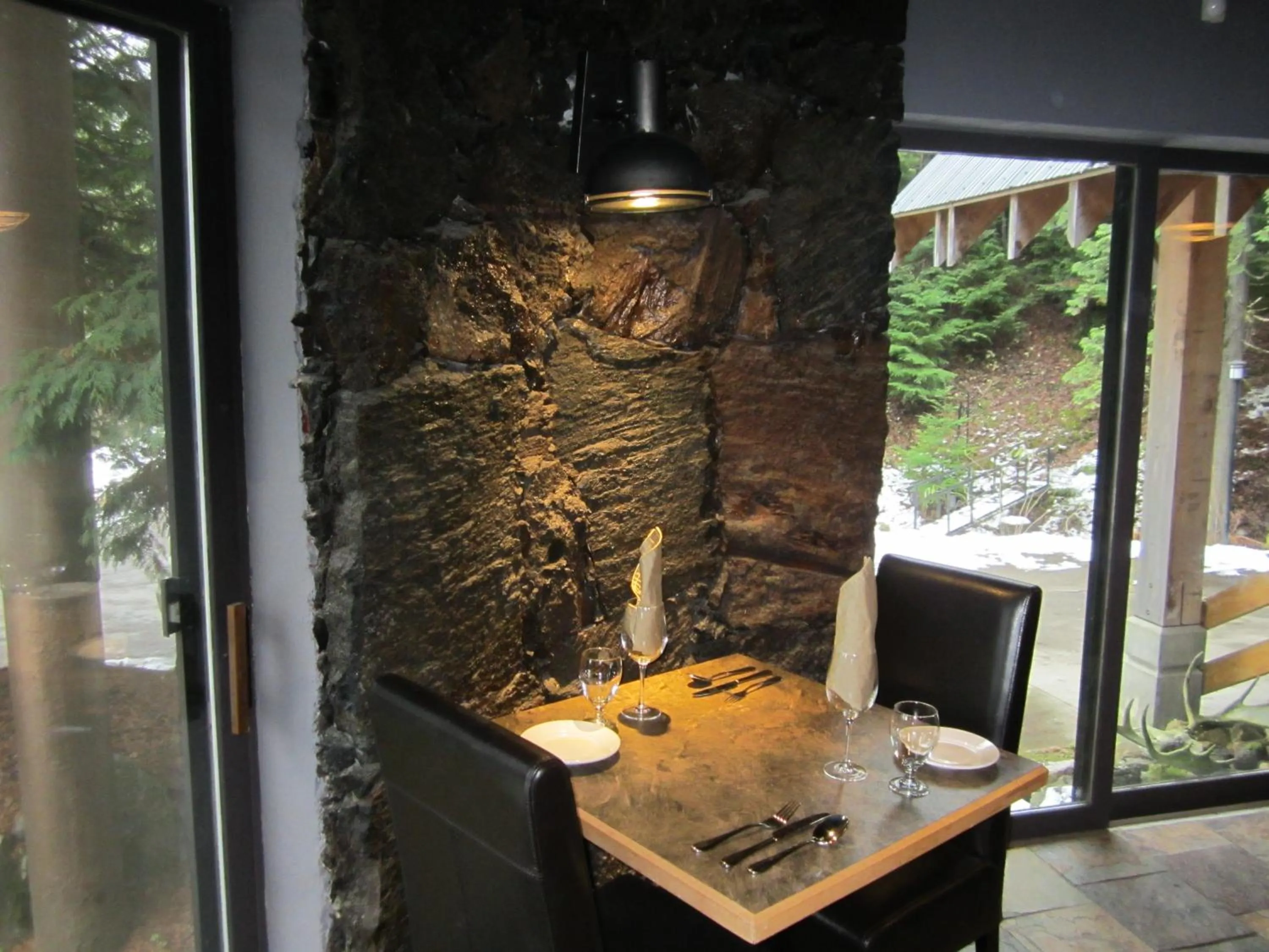 Restaurant/places to eat in The Lodge At Skeena Landing