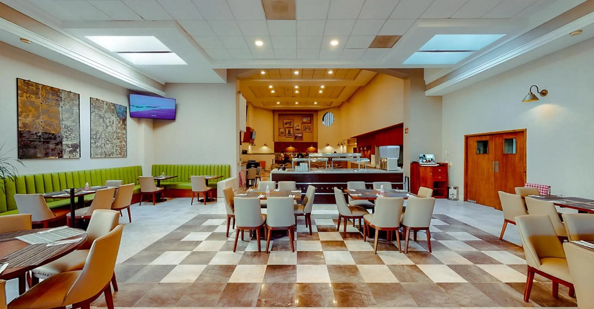 Restaurant/places to eat in Plaza Camelinas Hotel