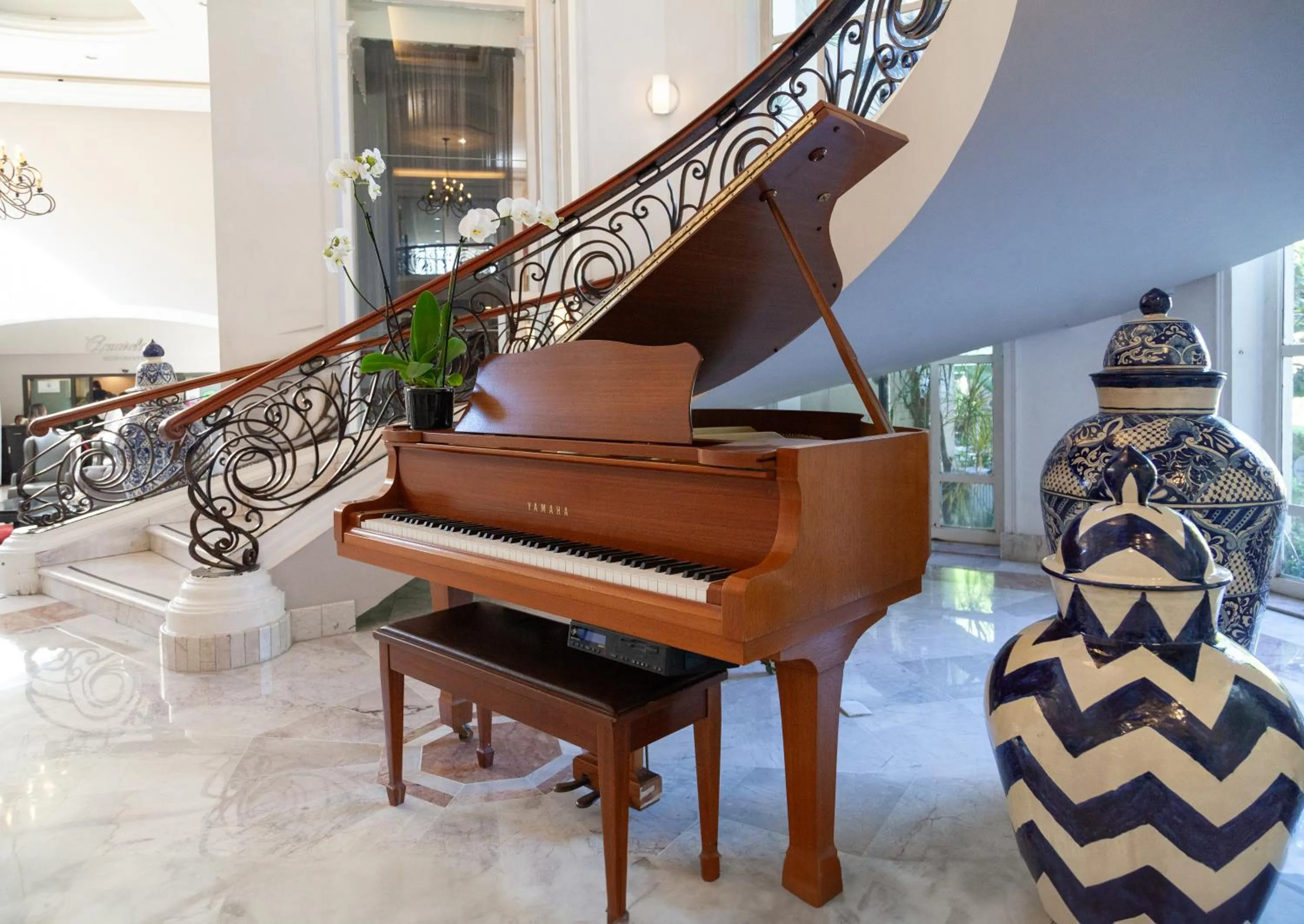 Area and facilities in Plaza Camelinas Hotel