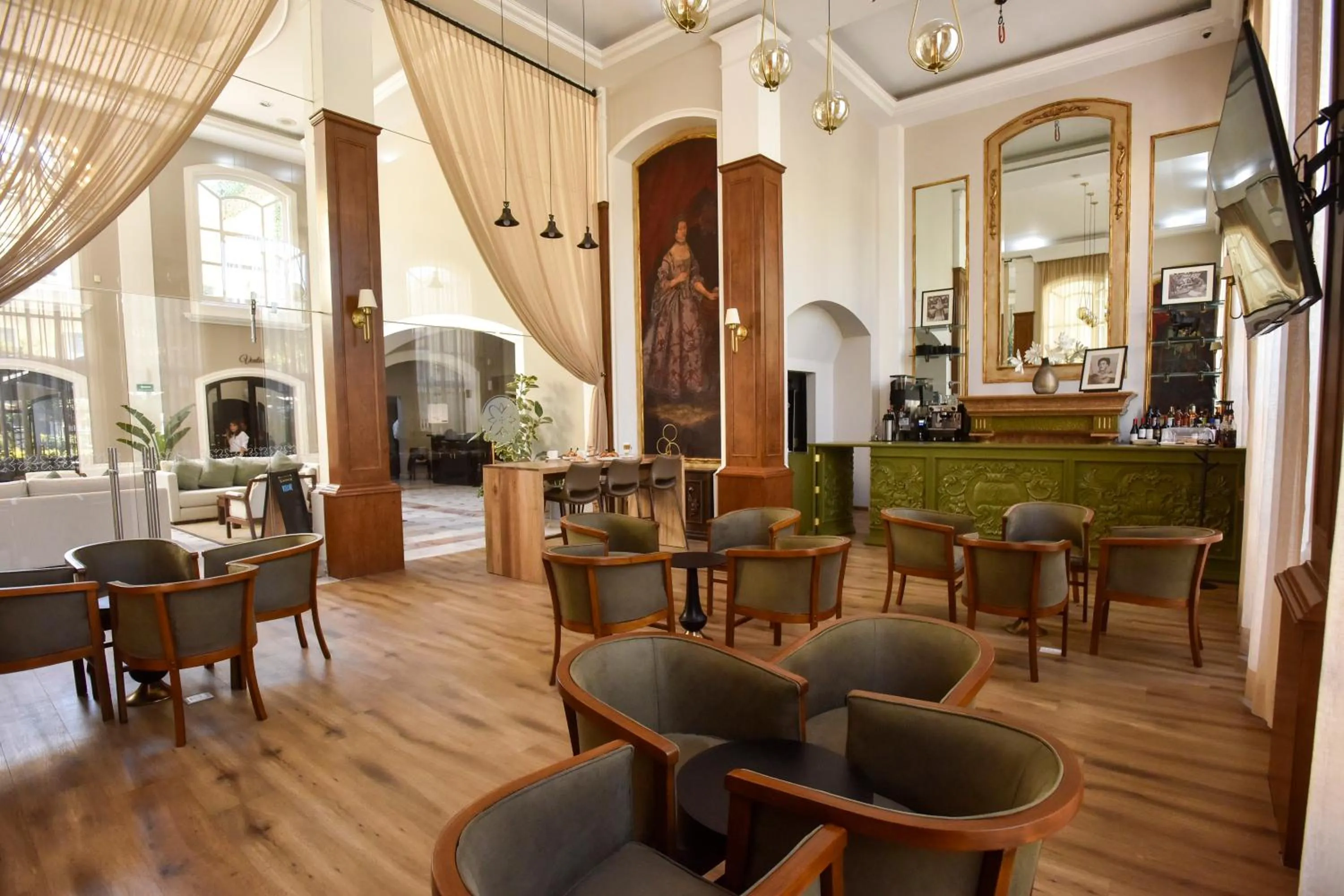 Lounge or bar in Plaza Camelinas Hotel