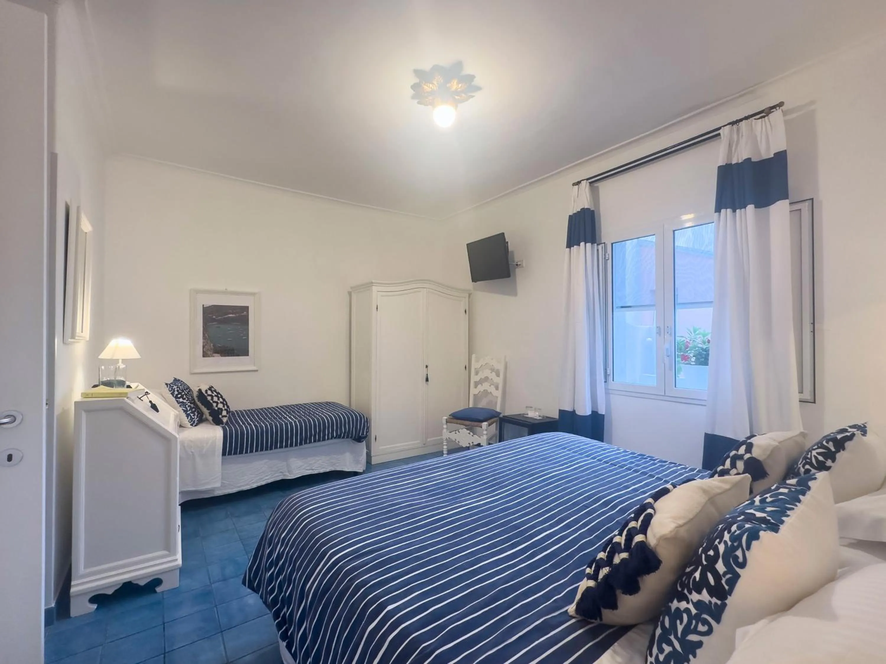 Bedroom, Bed in Hotel Chiaia Di Luna