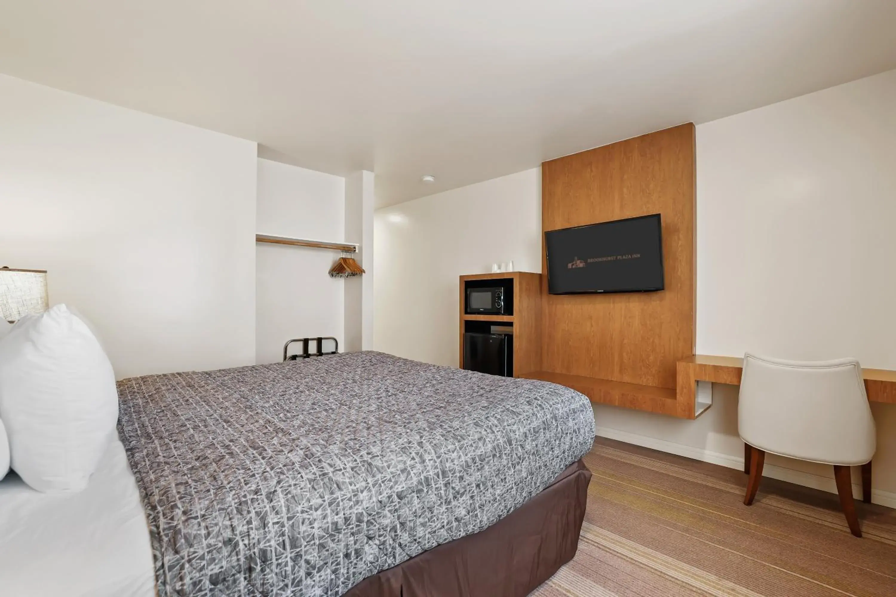 Bedroom, Bed in Brookhurst Plaza Inn Bedroom, Bed in Brookhurst Plaza Inn