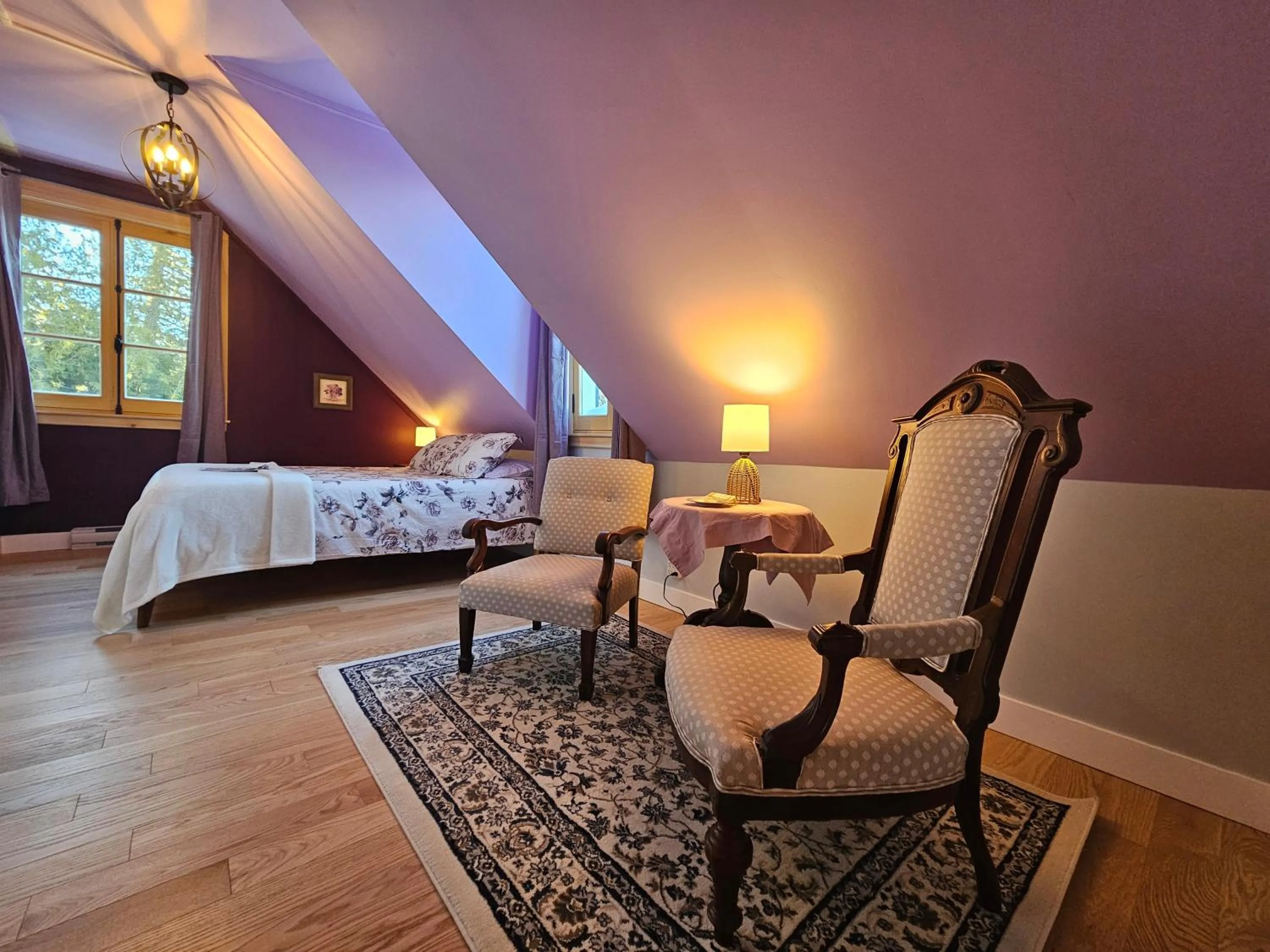 Bedroom, Bed in Auberge La Châtelaine
