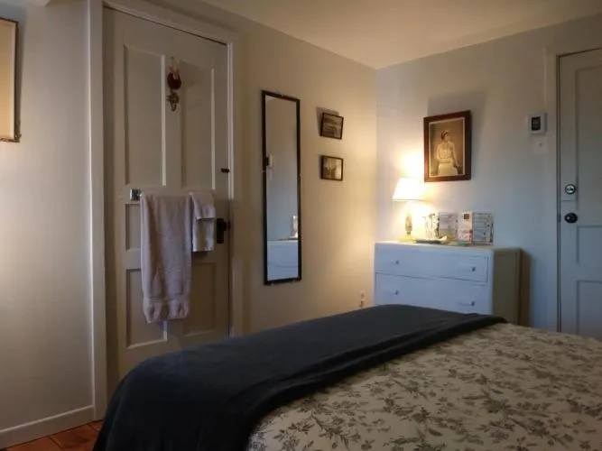 Bedroom, Bed in Auberge La Châtelaine