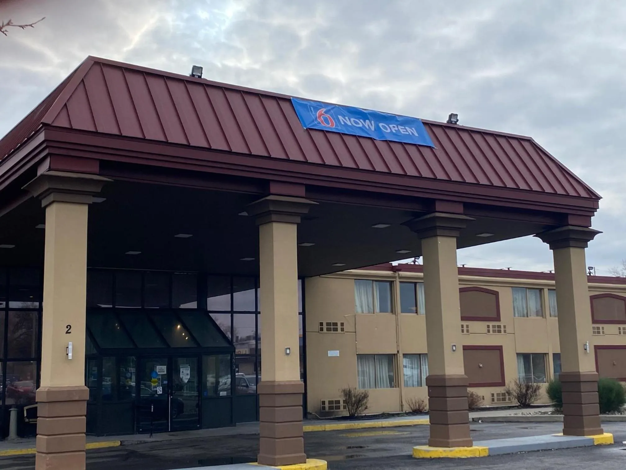Property building in Motel 6 Rochester, NY - Airport