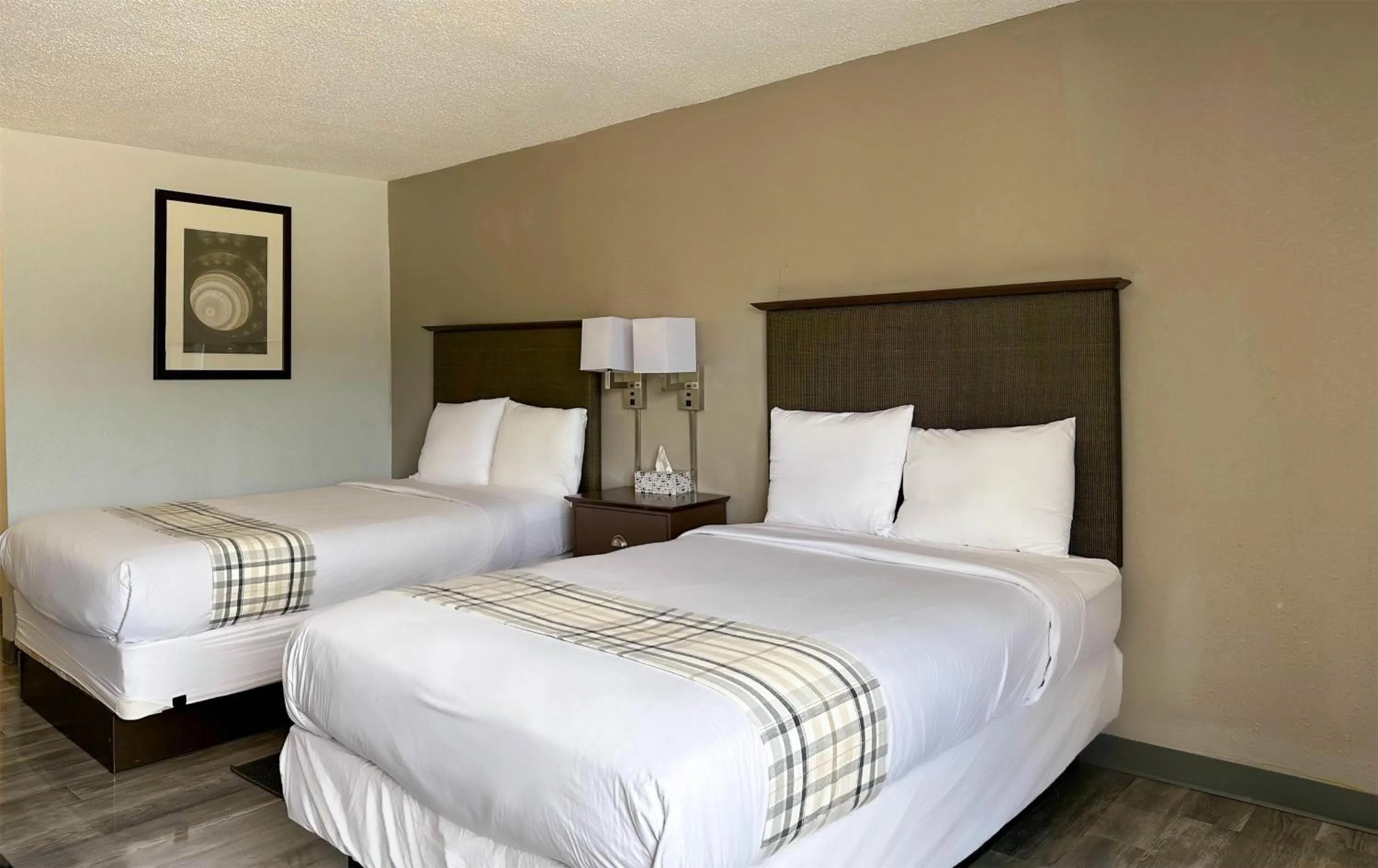 Bedroom, Bed in Motel 6 Rochester, NY - Airport