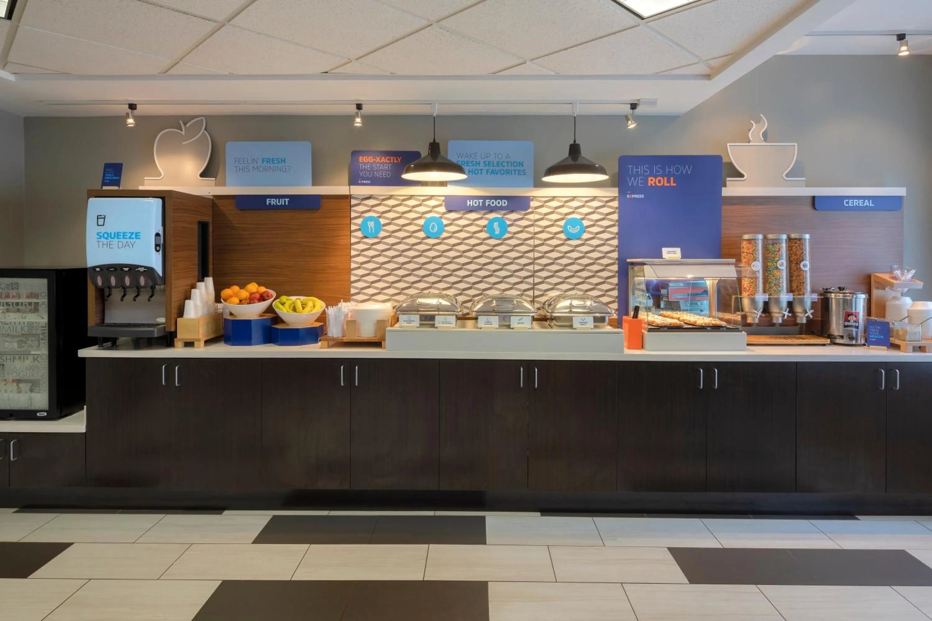 Breakfast in Holiday Inn Express & Suites Tilton by IHG