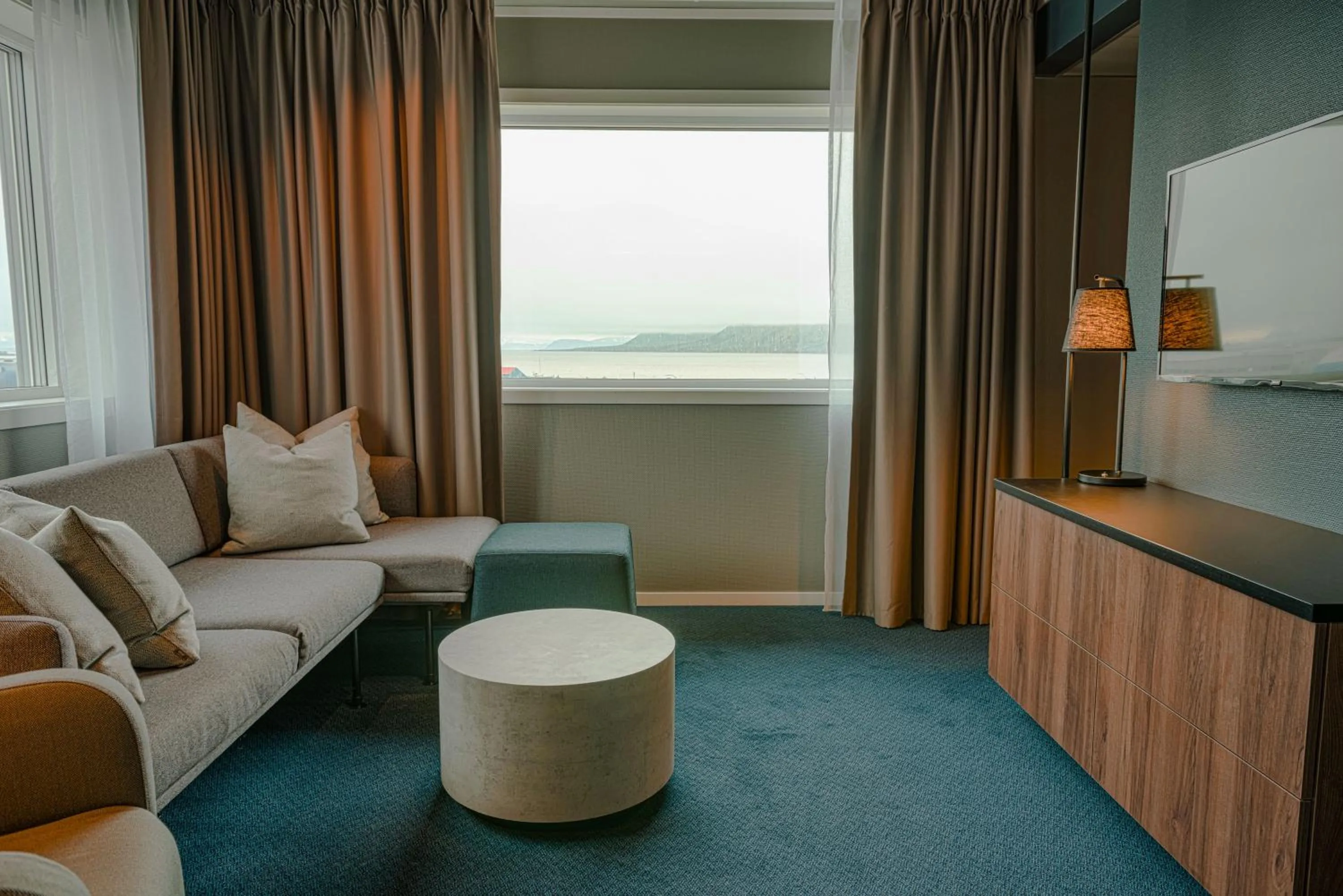 TV and multimedia, Bed in Radisson Blu Polar Hotel, Spitsbergen